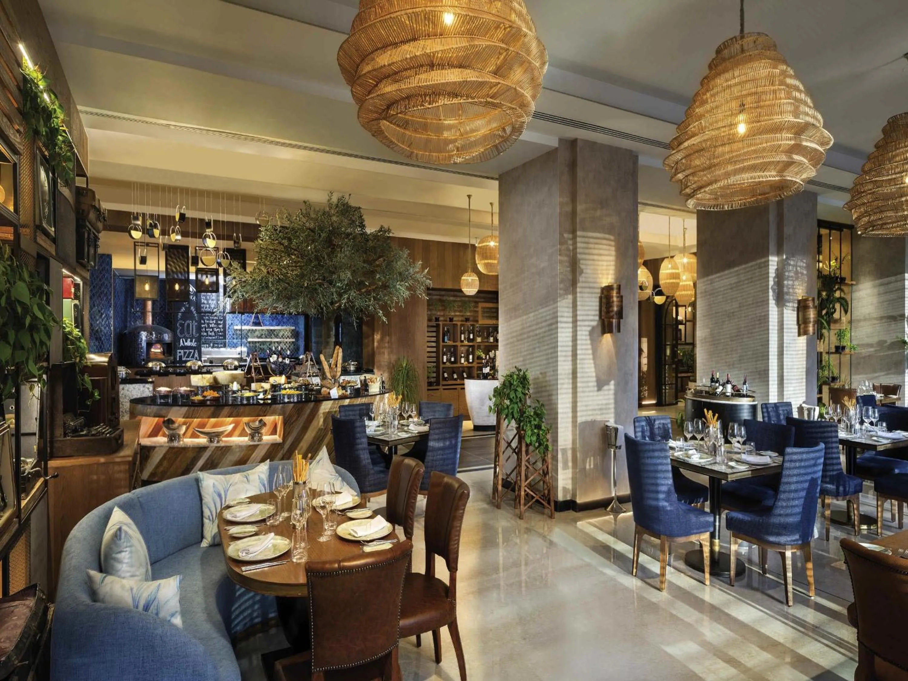 Restaurant/places to eat in Fairmont Nile City