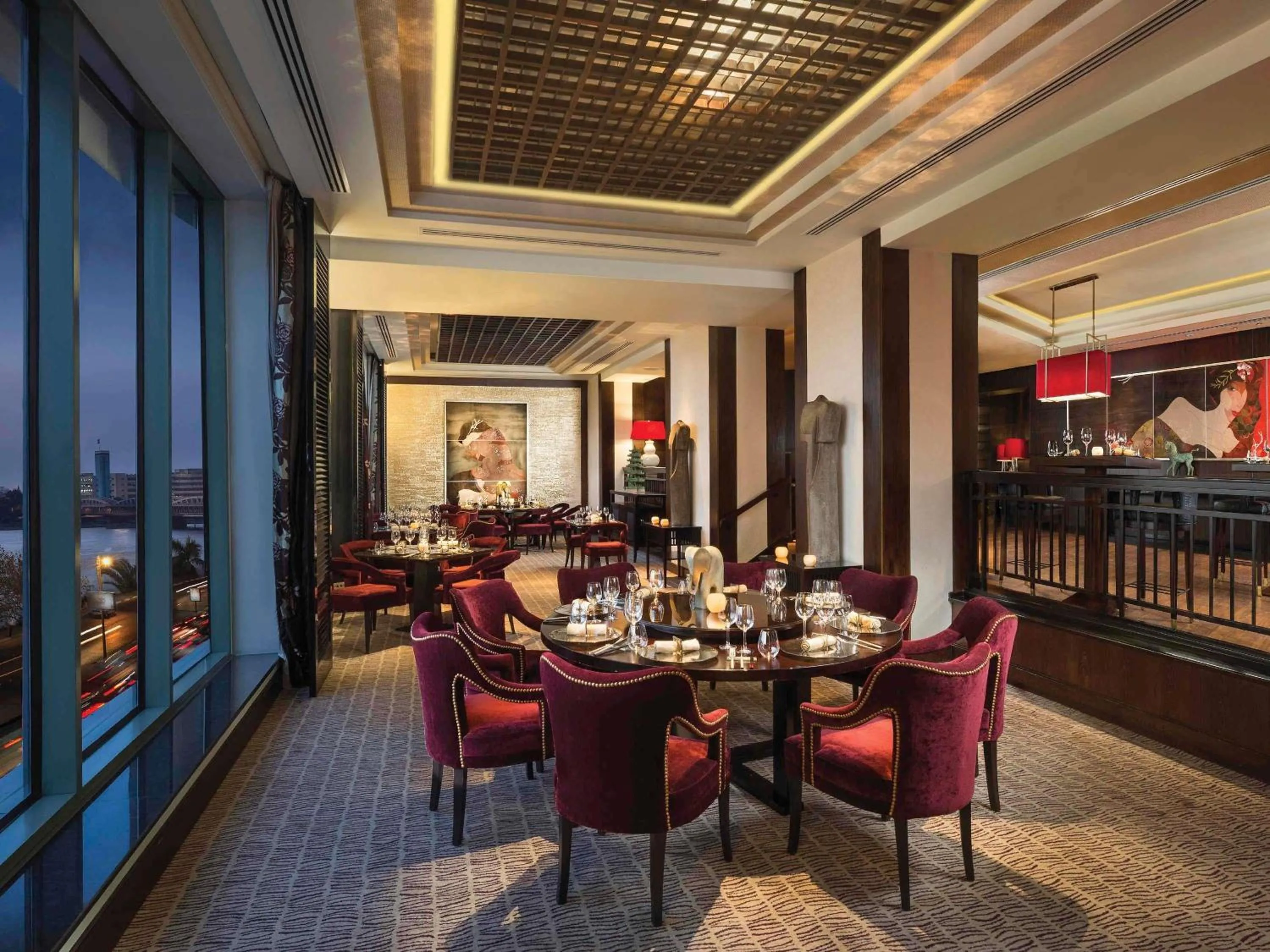 Restaurant/places to eat in Fairmont Nile City