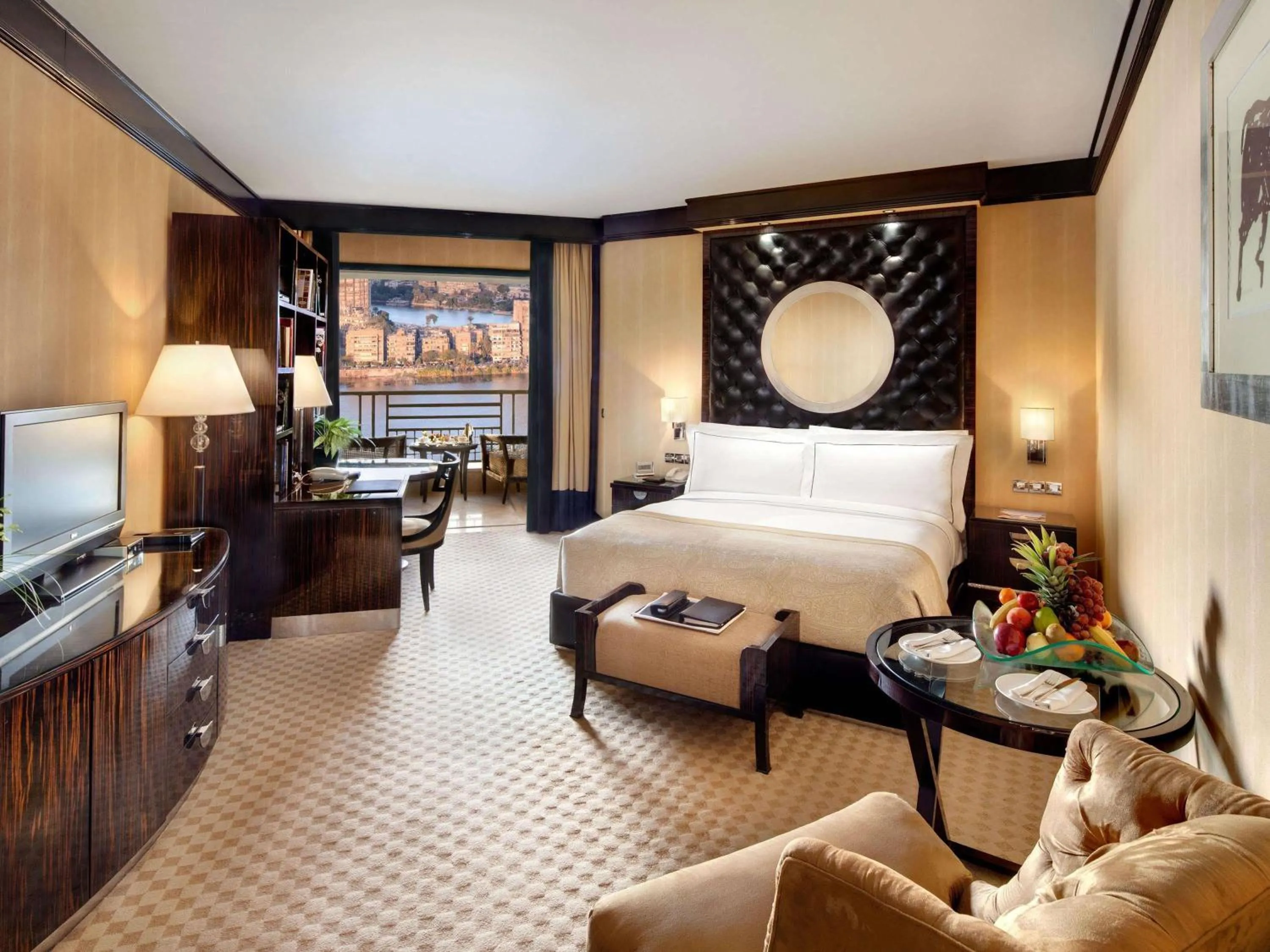 Bedroom, Bed in Fairmont Nile City