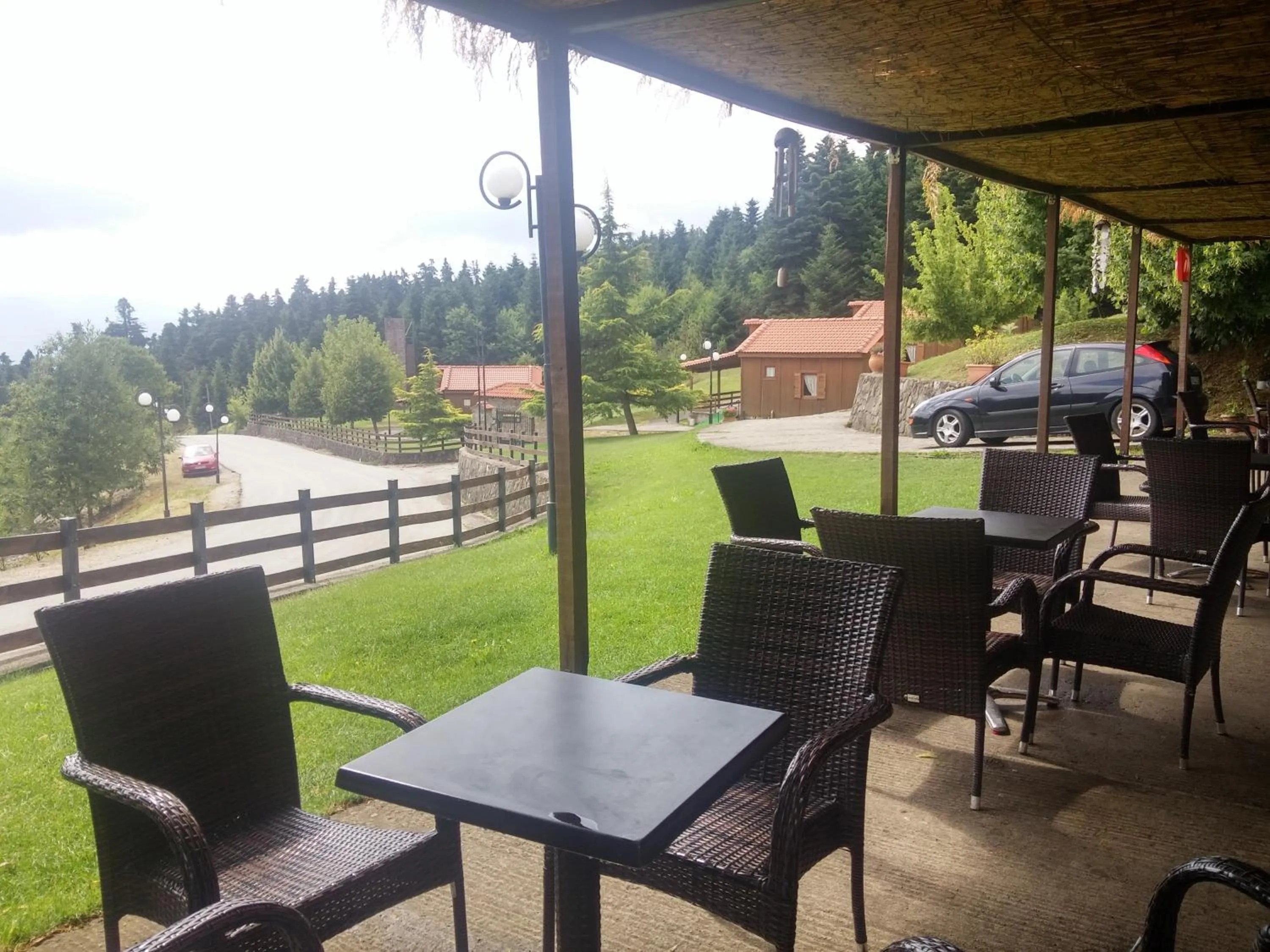 Restaurant/places to eat in Livadaki Village