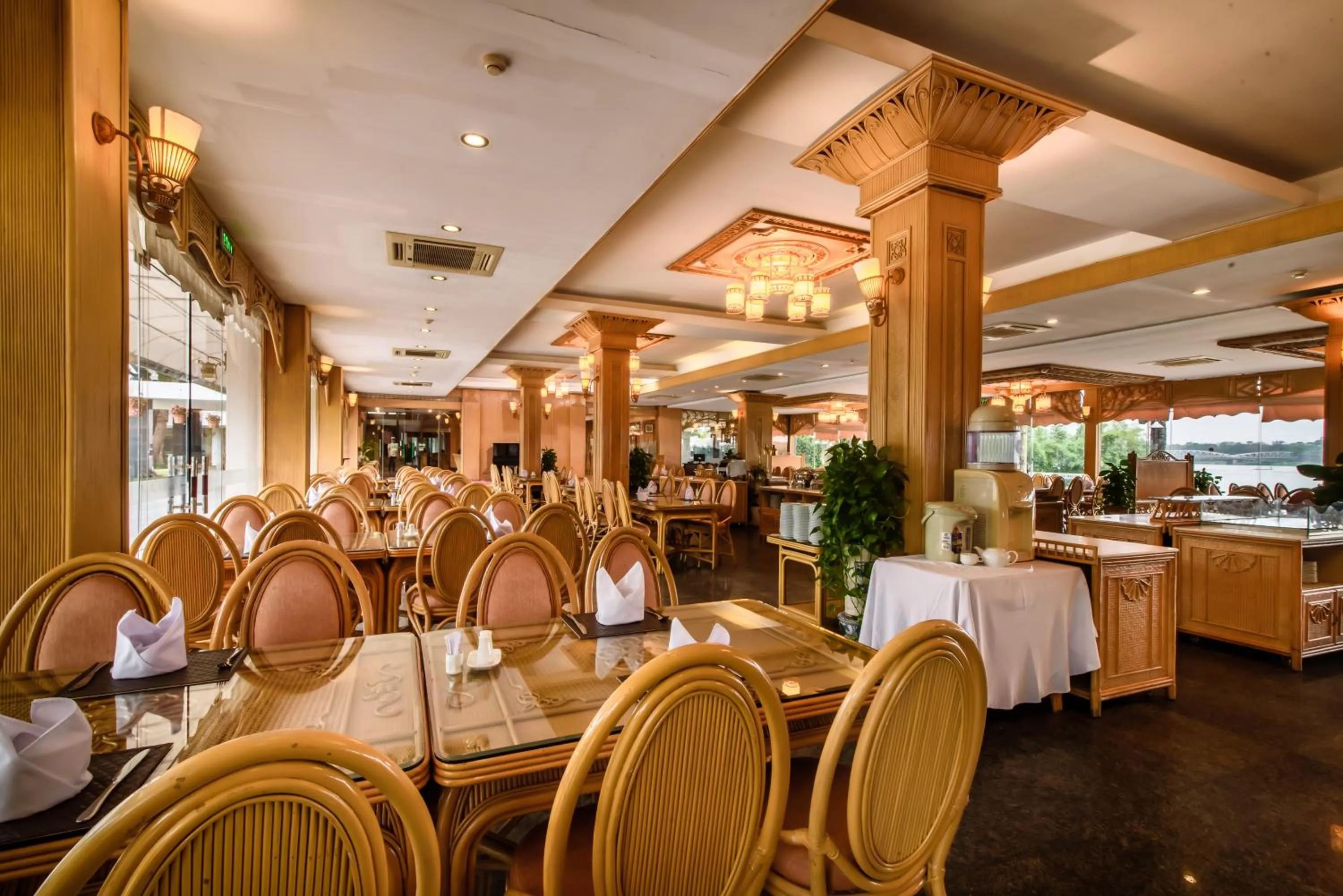 Restaurant/places to eat in Huong Giang Hotel Resort & Spa