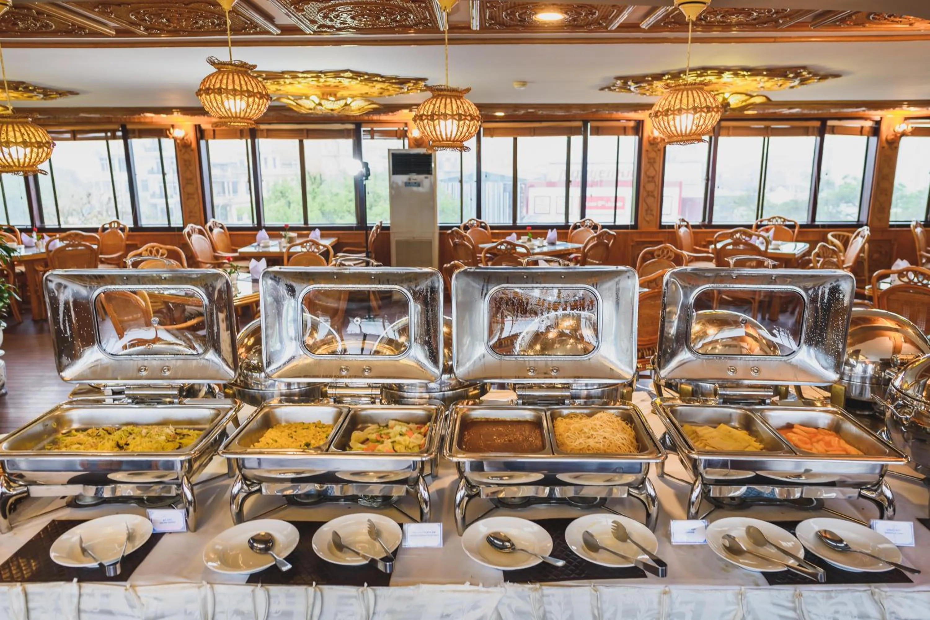 Buffet breakfast, Bed in Huong Giang Hotel Resort & Spa