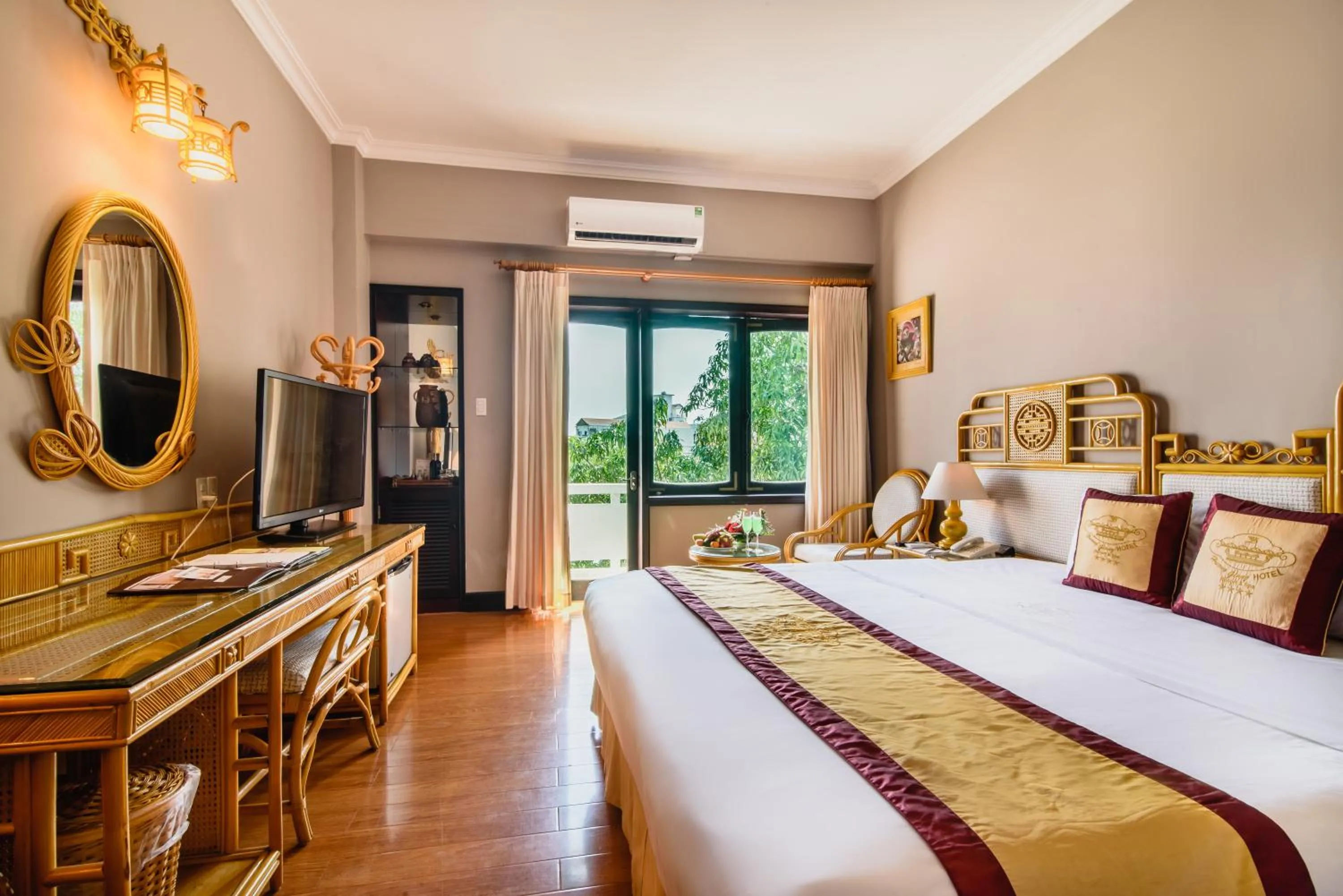 Garden view, Bed in Huong Giang Hotel Resort & Spa