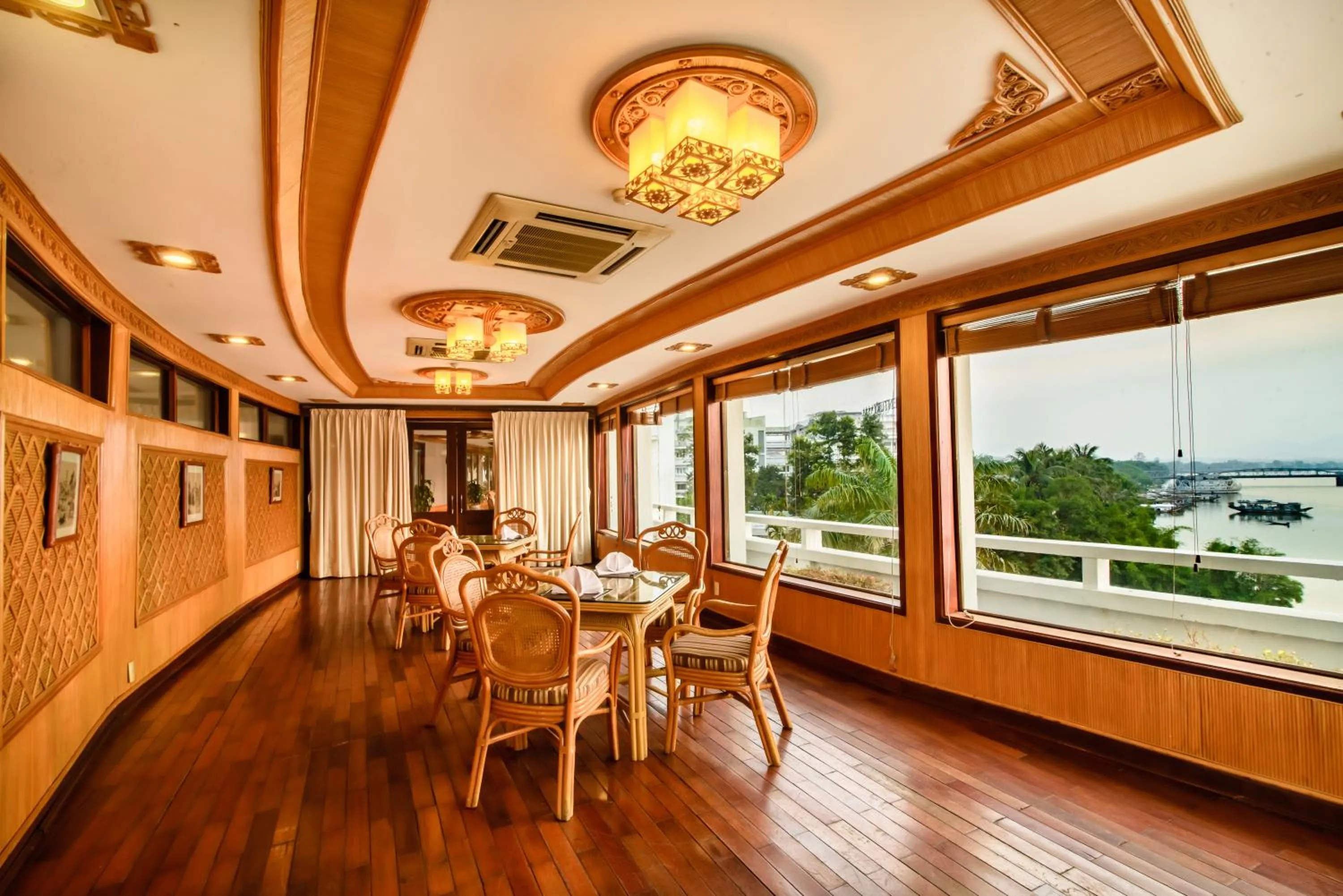 Restaurant/places to eat in Huong Giang Hotel Resort & Spa