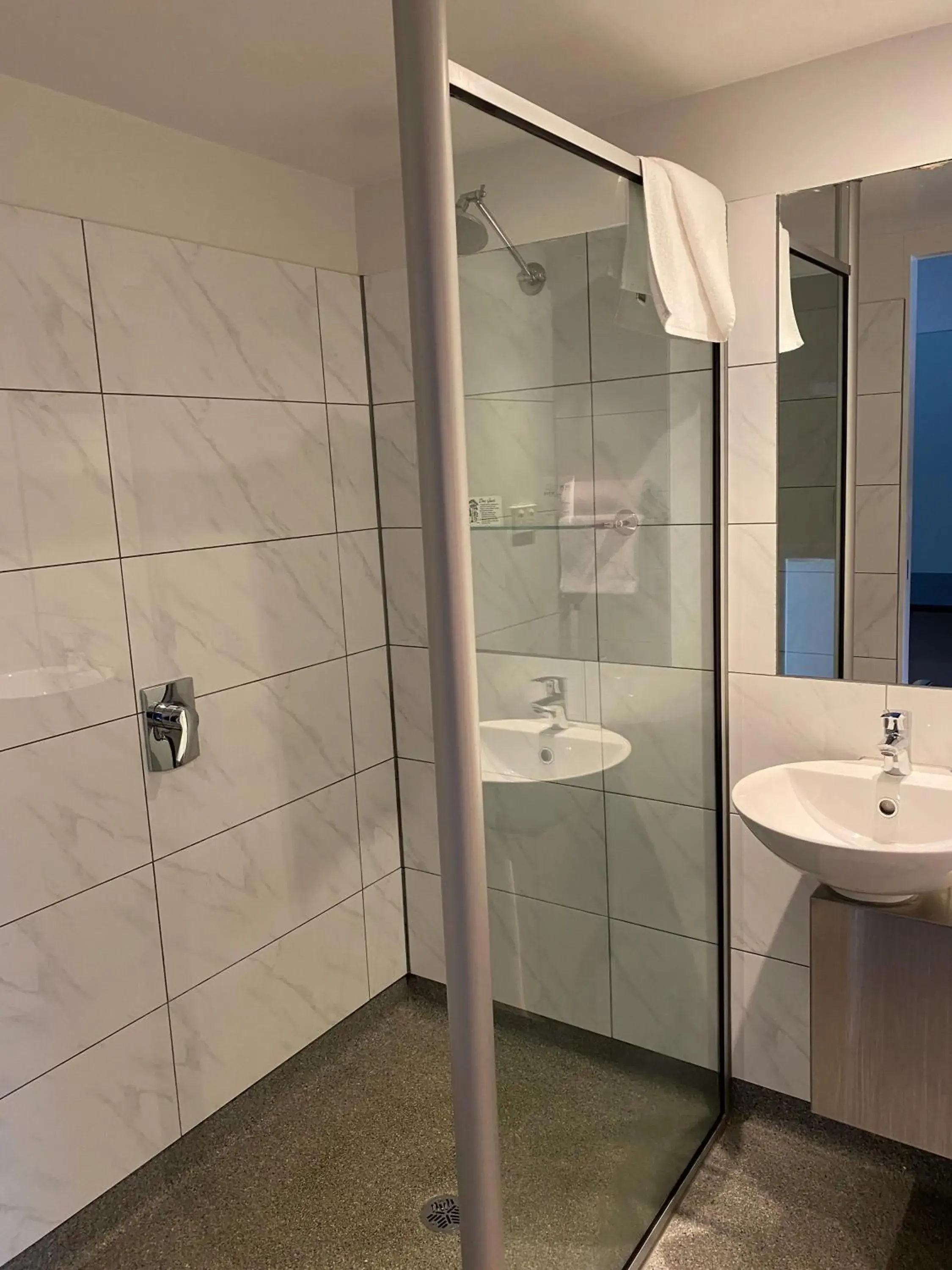 Superior Double Room in Brighton Hotel Motel Superior Double Room in Brighton Hotel Motel