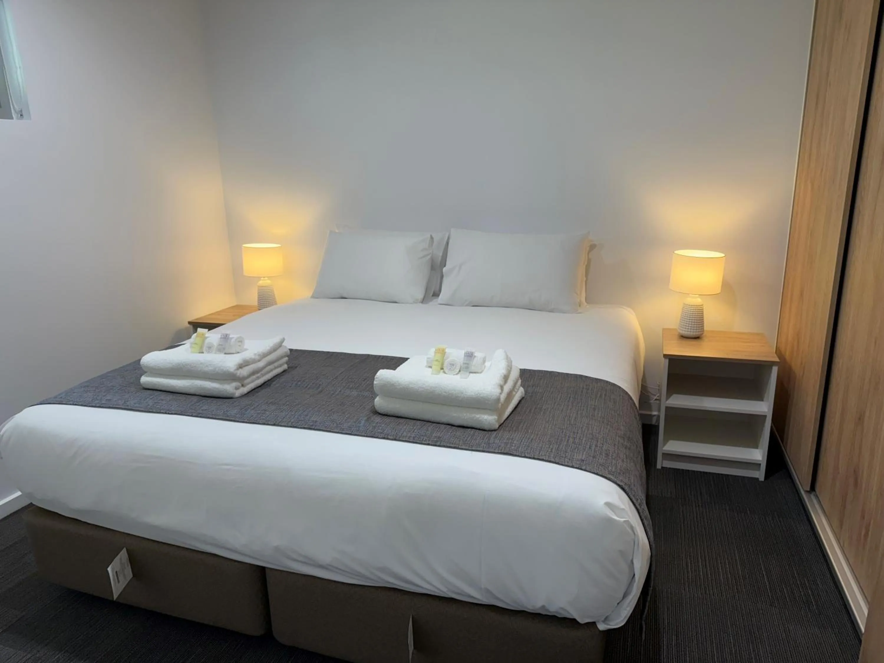 Bed in Brighton Hotel Motel