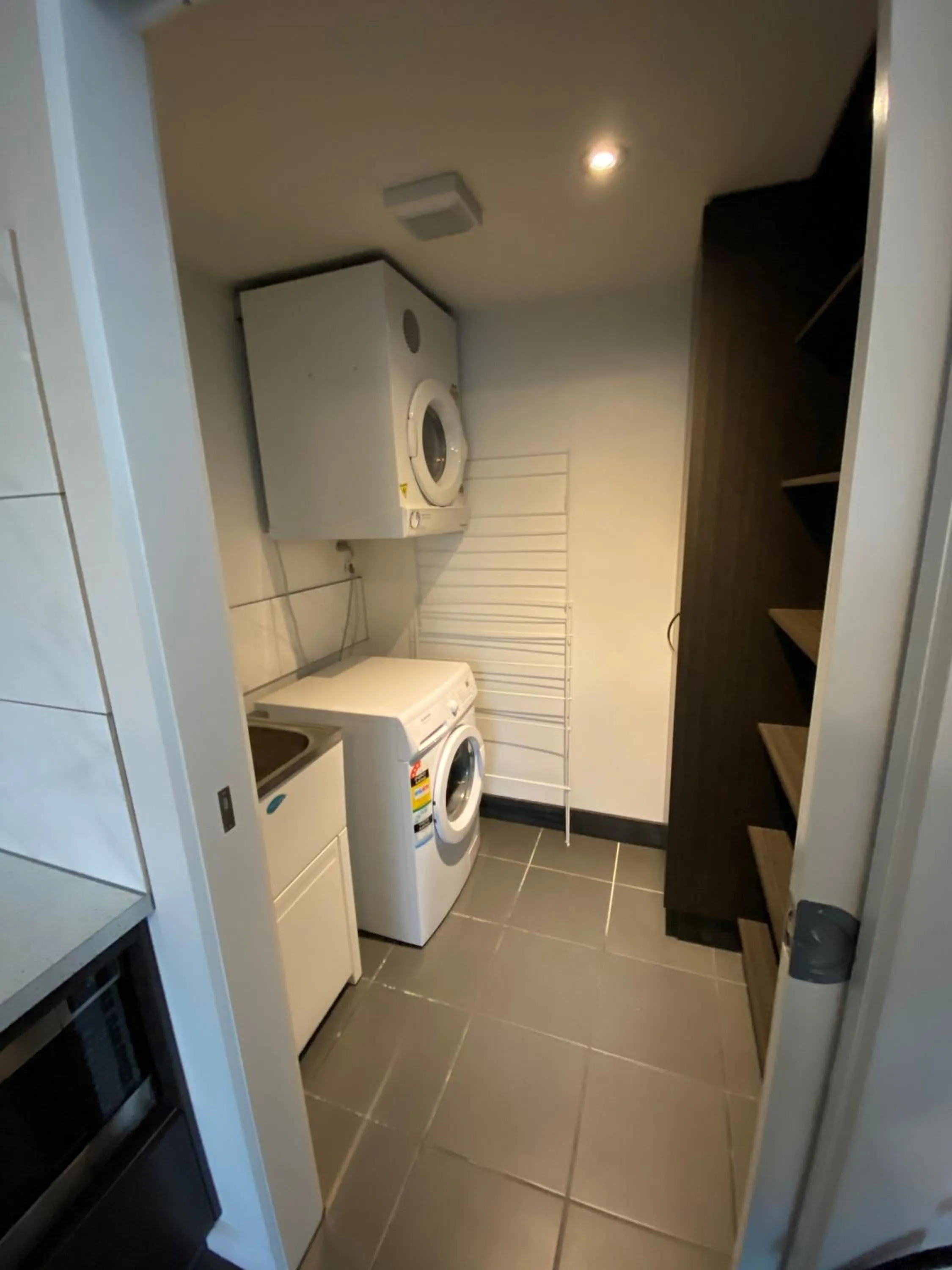 laundry in Brighton Hotel Motel