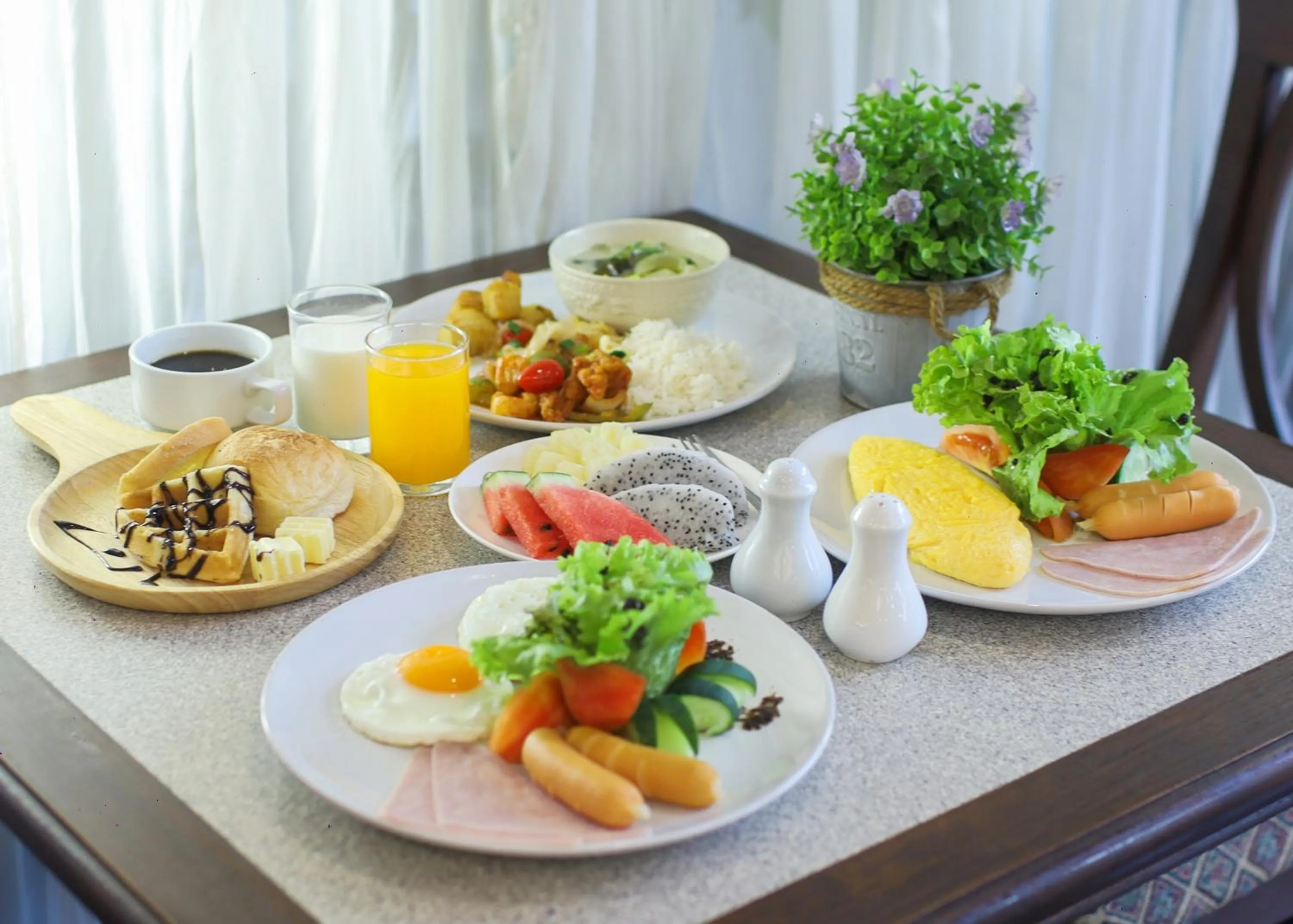 Restaurant/places to eat in Eurana Boutique Hotel