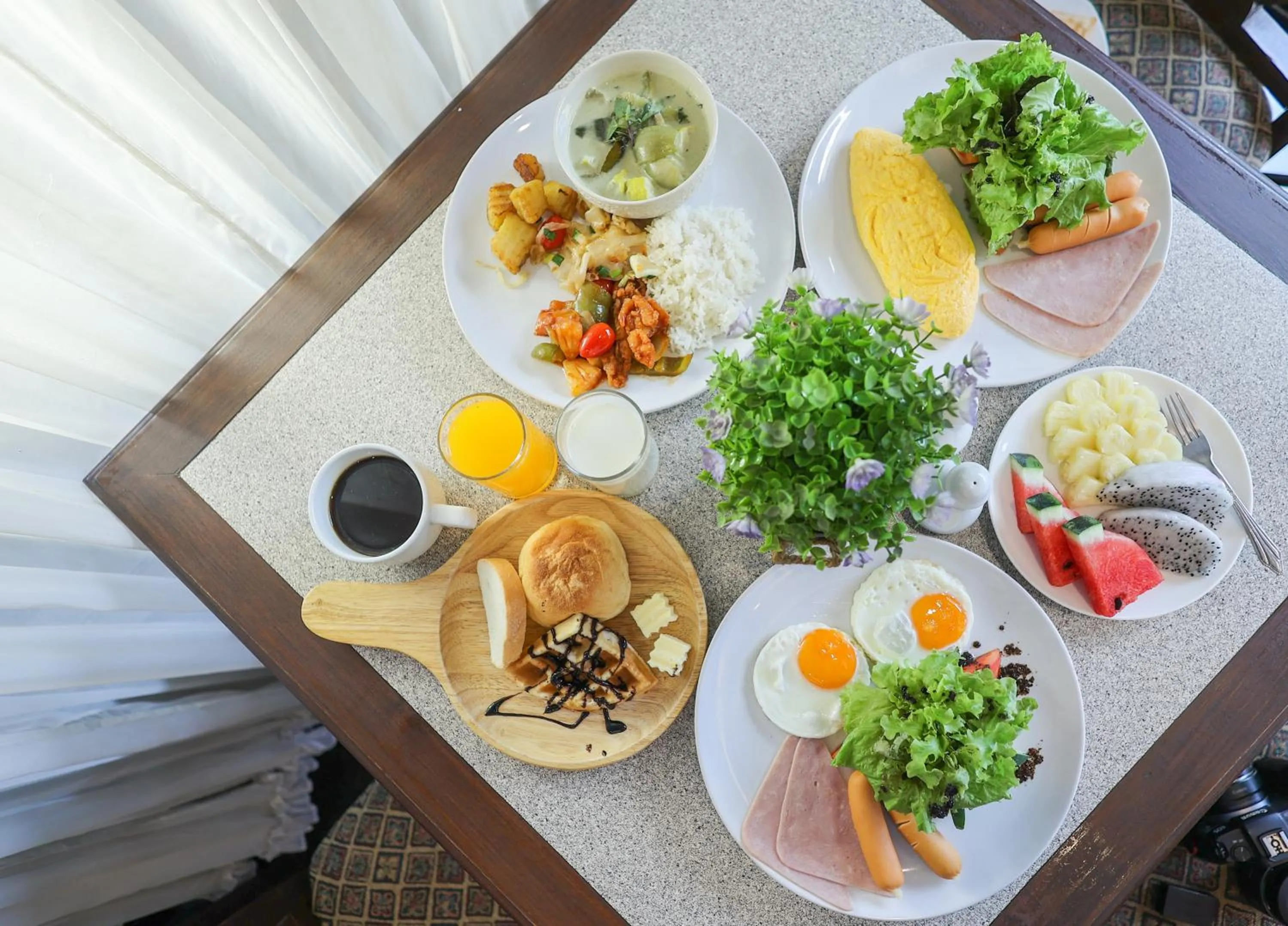 Restaurant/places to eat in Eurana Boutique Hotel