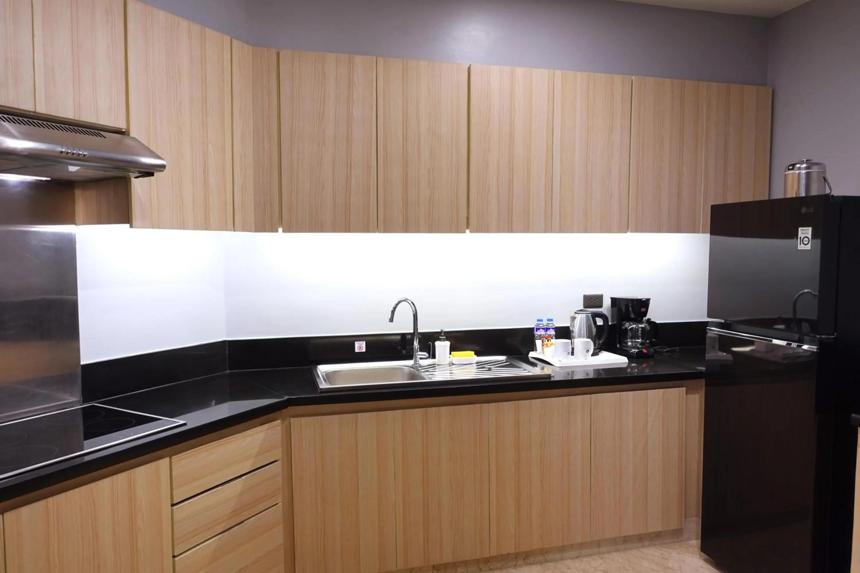 Kitchen or kitchenette in The Linden Suites