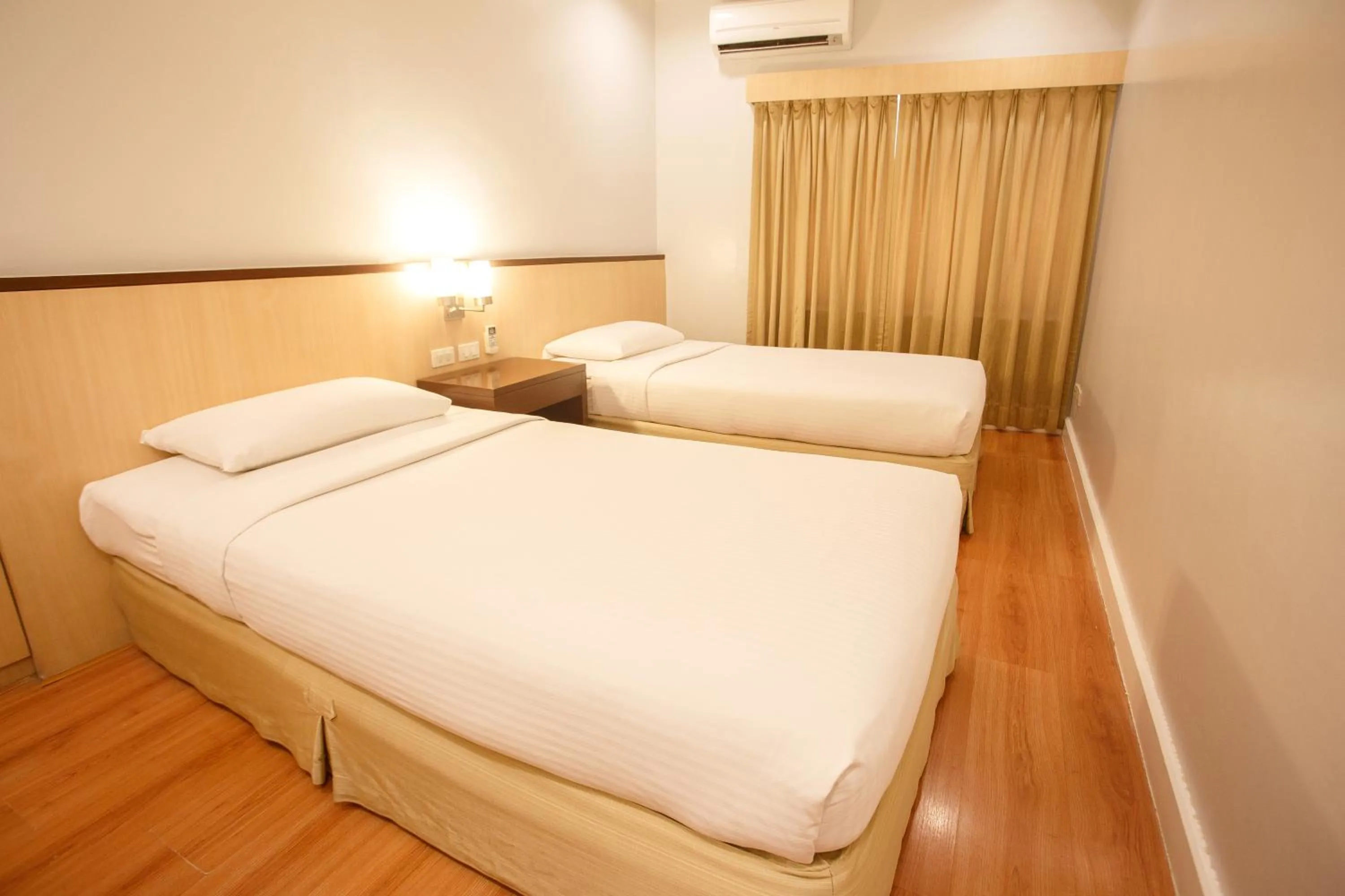 Bedroom, Bed in The Linden Suites