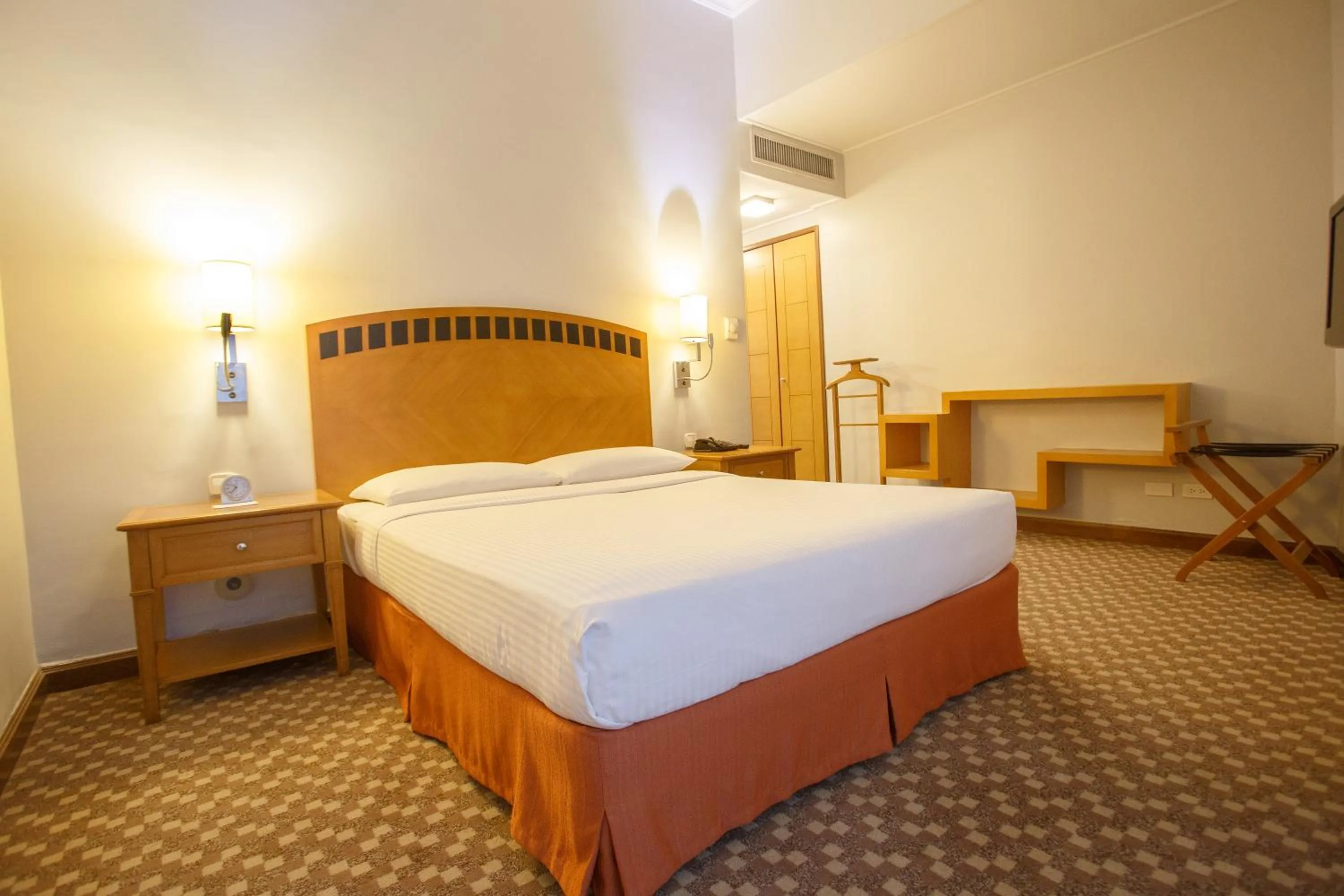 Bedroom, Bed in The Linden Suites