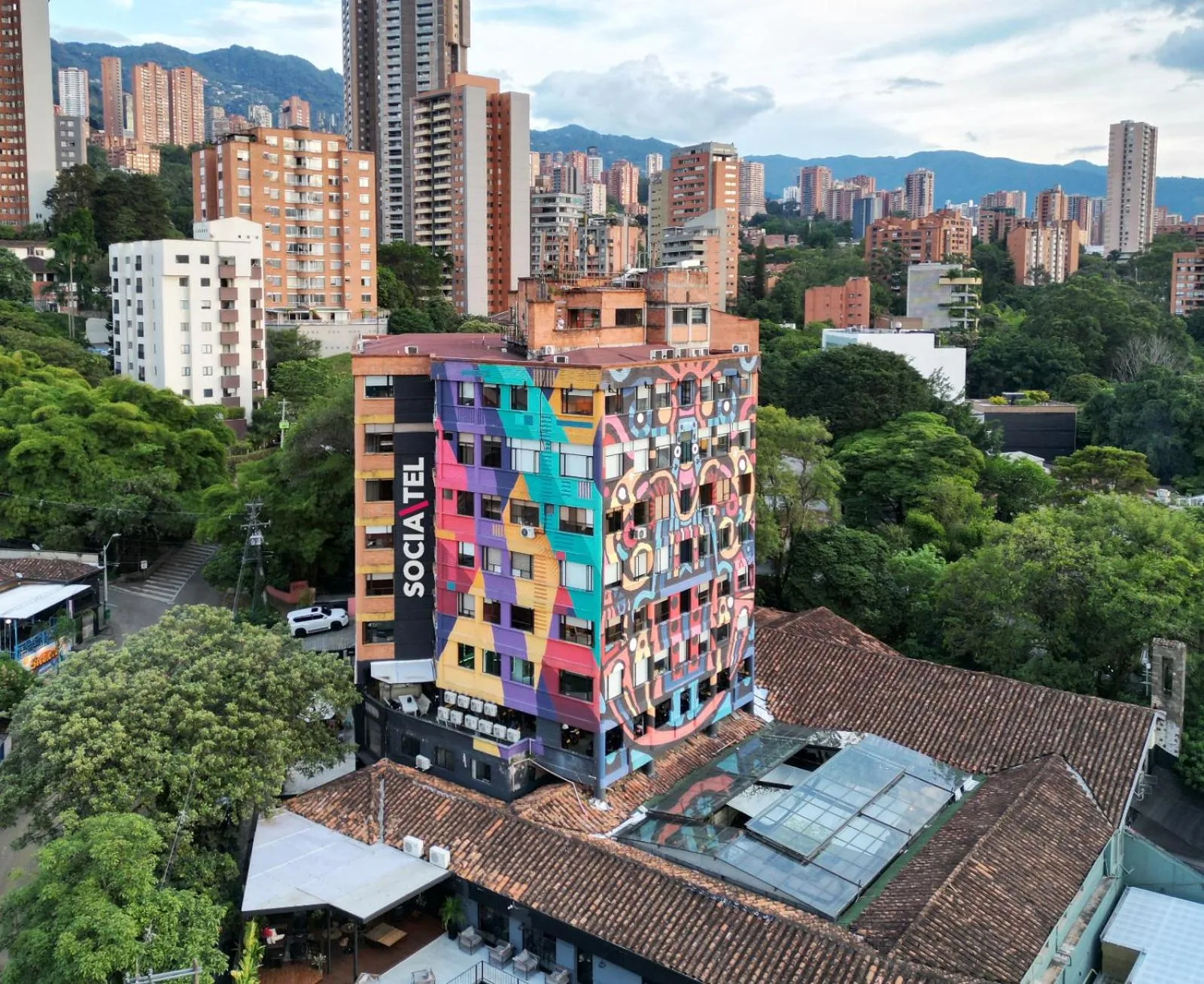 Property building in Socialtel Medellin