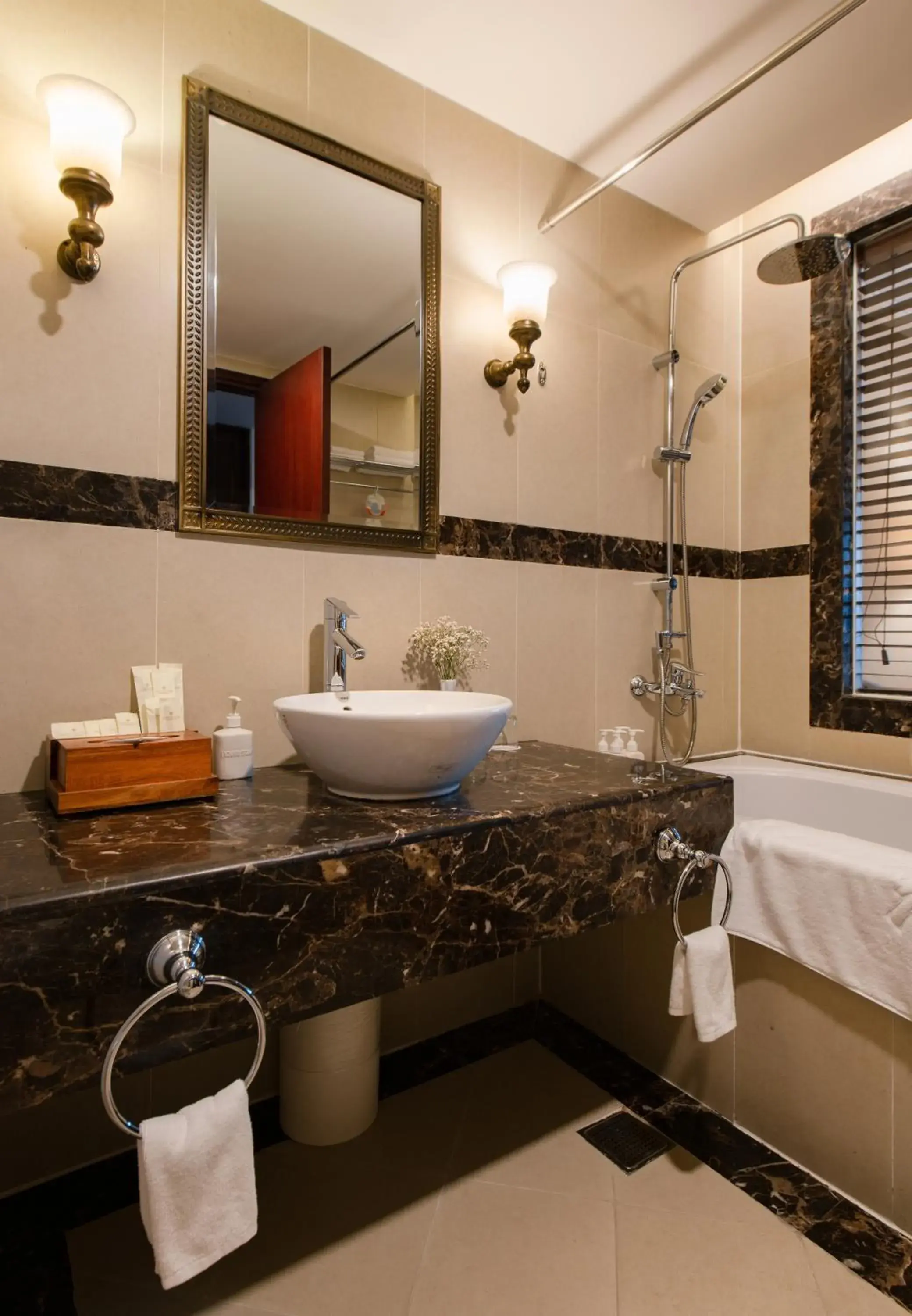 Deluxe Twin in Sunrise Nha Trang Beach Hotel & Spa Deluxe Twin in Sunrise Nha Trang Beach Hotel & Spa