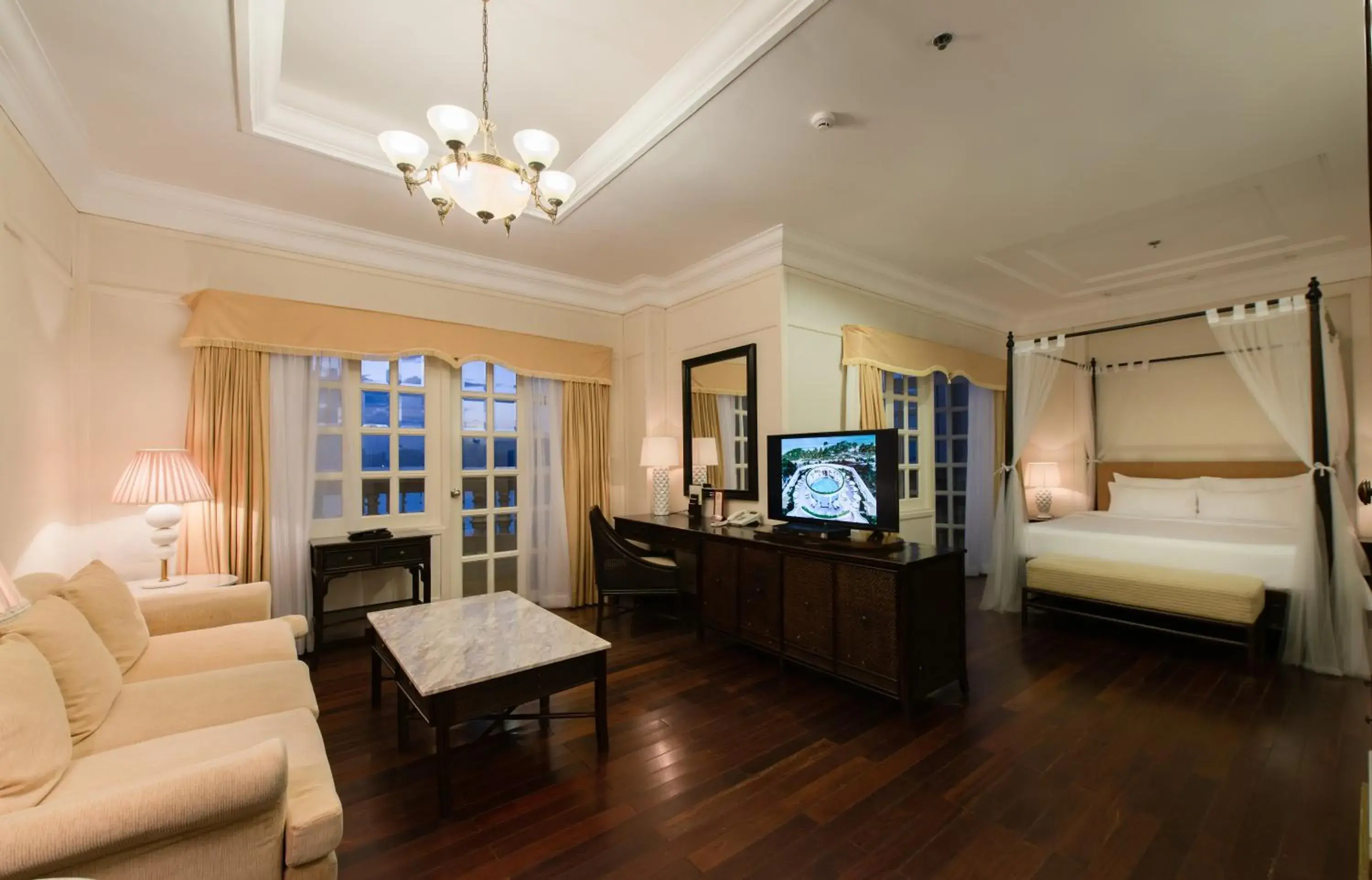 Junior Suite Ocean View + Inclusive One-Time Afternoon Tea per room in Sunrise Nha Trang Beach Hotel & Spa Junior Suite Ocean View + Inclusive One-Time Afternoon Tea per room in Sunrise Nha Trang Beach Hotel & Spa