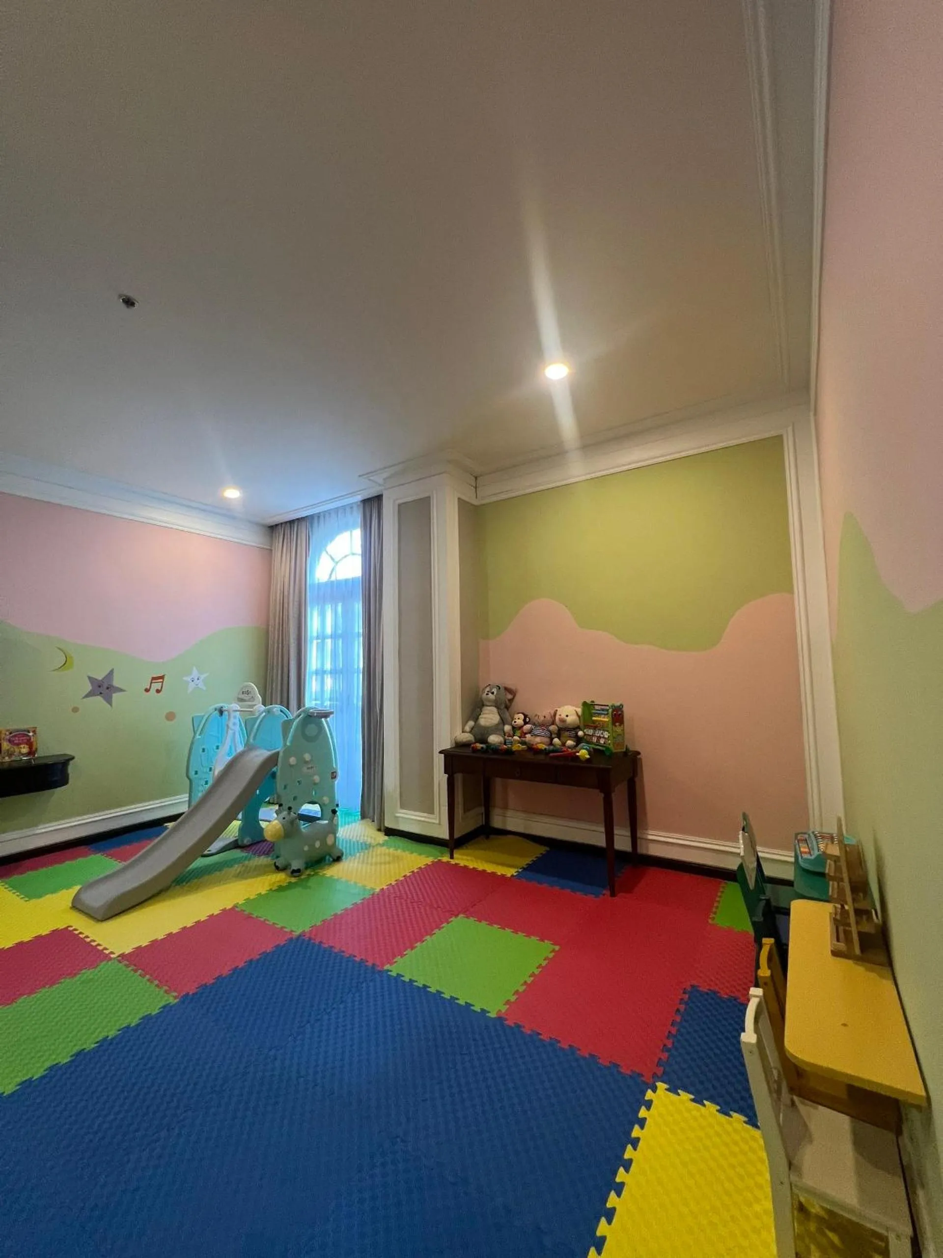 Kids's club, Bed in Sunrise Nha Trang Beach Hotel & Spa