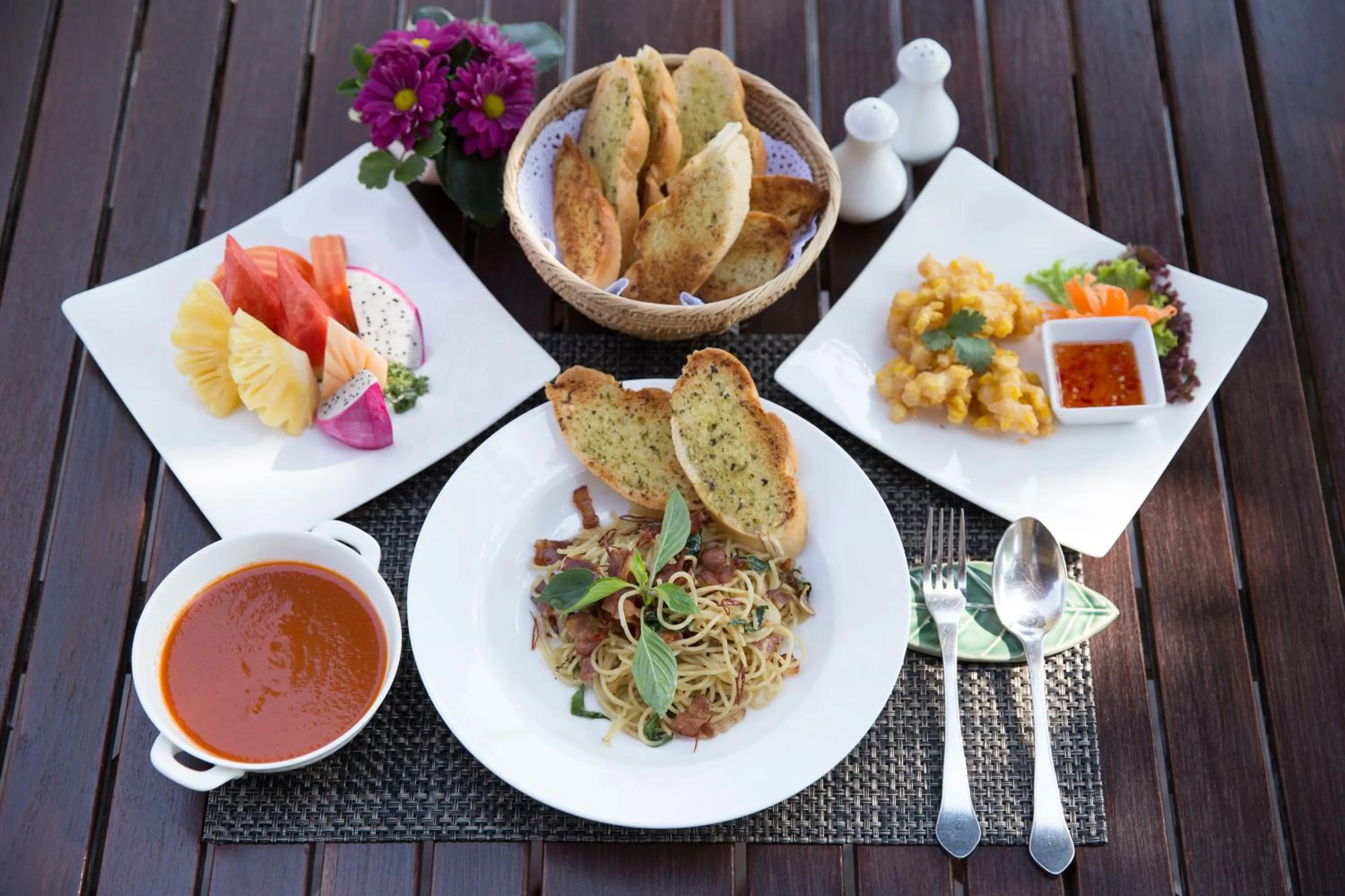 Food and drinks in The Imperial River House Resort, Chiang Rai