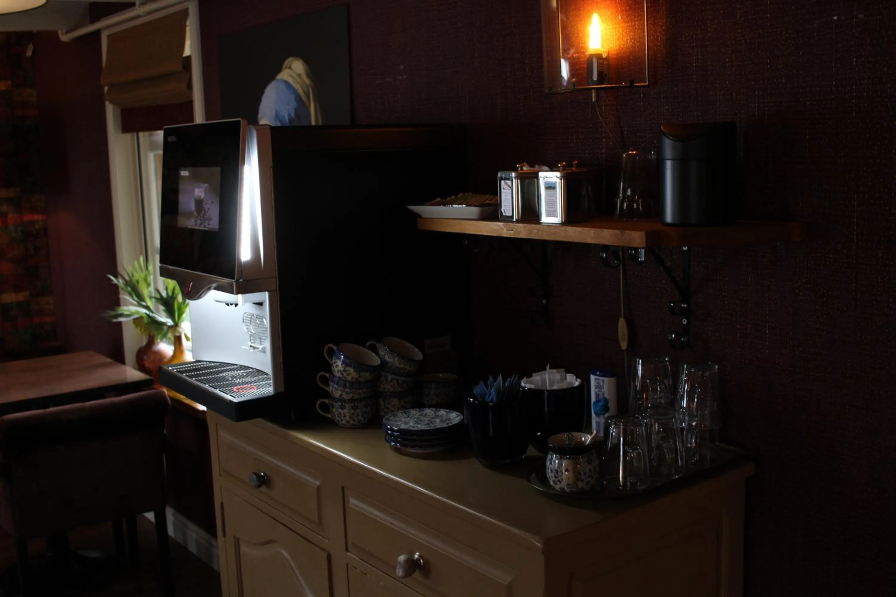 Coffee/tea facilities in Hotel West Inn