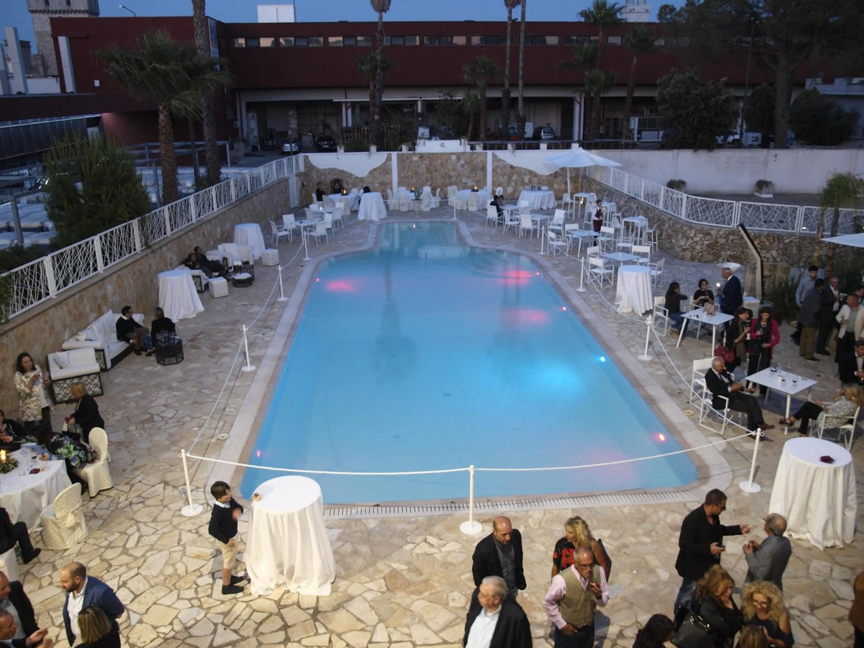 Swimming pool in Leone de Castris Wine Hotel