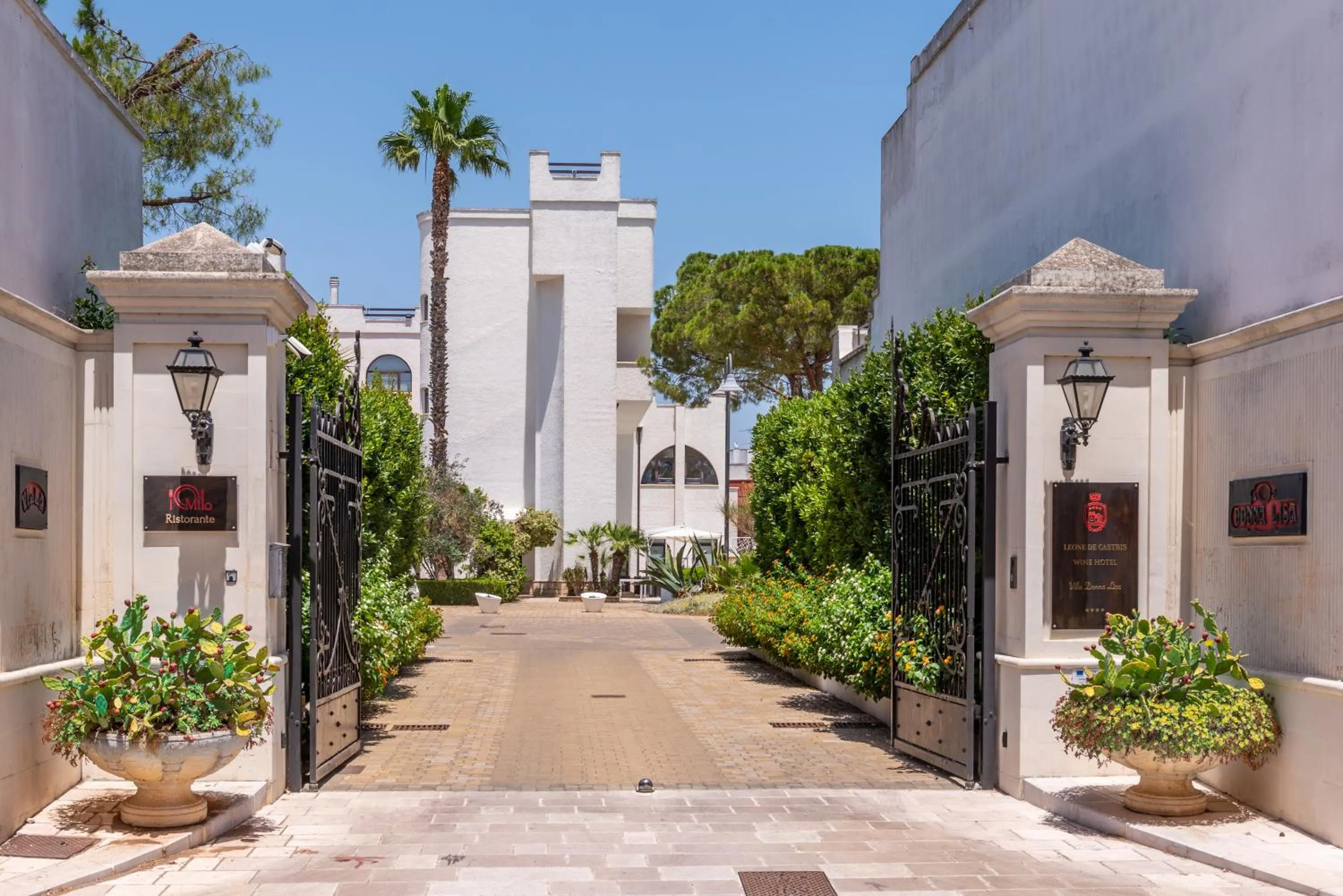 Facade/entrance in Leone de Castris Wine Hotel