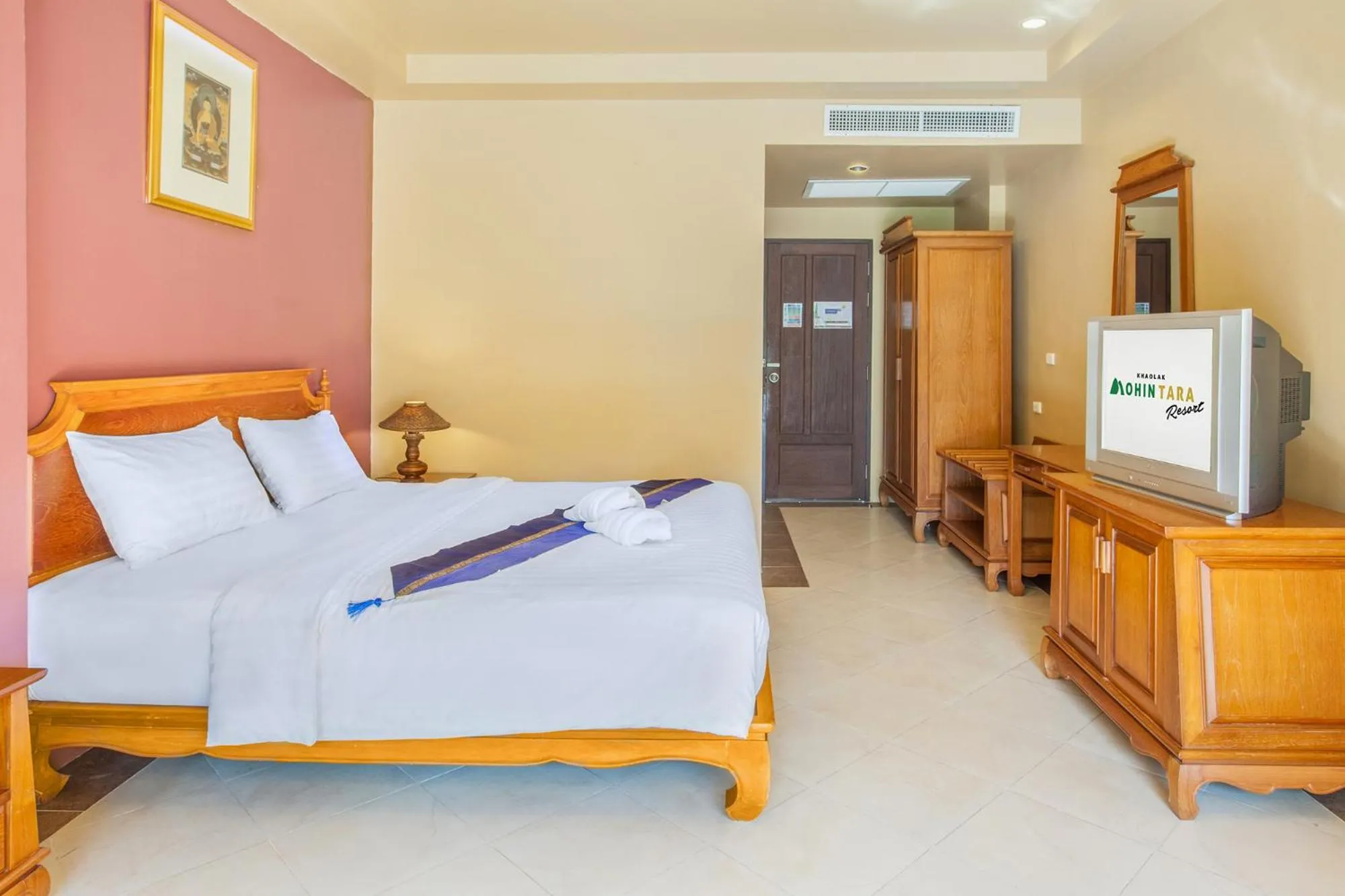 Bed in Khaolak Mohin Tara Resort - SHA Certified