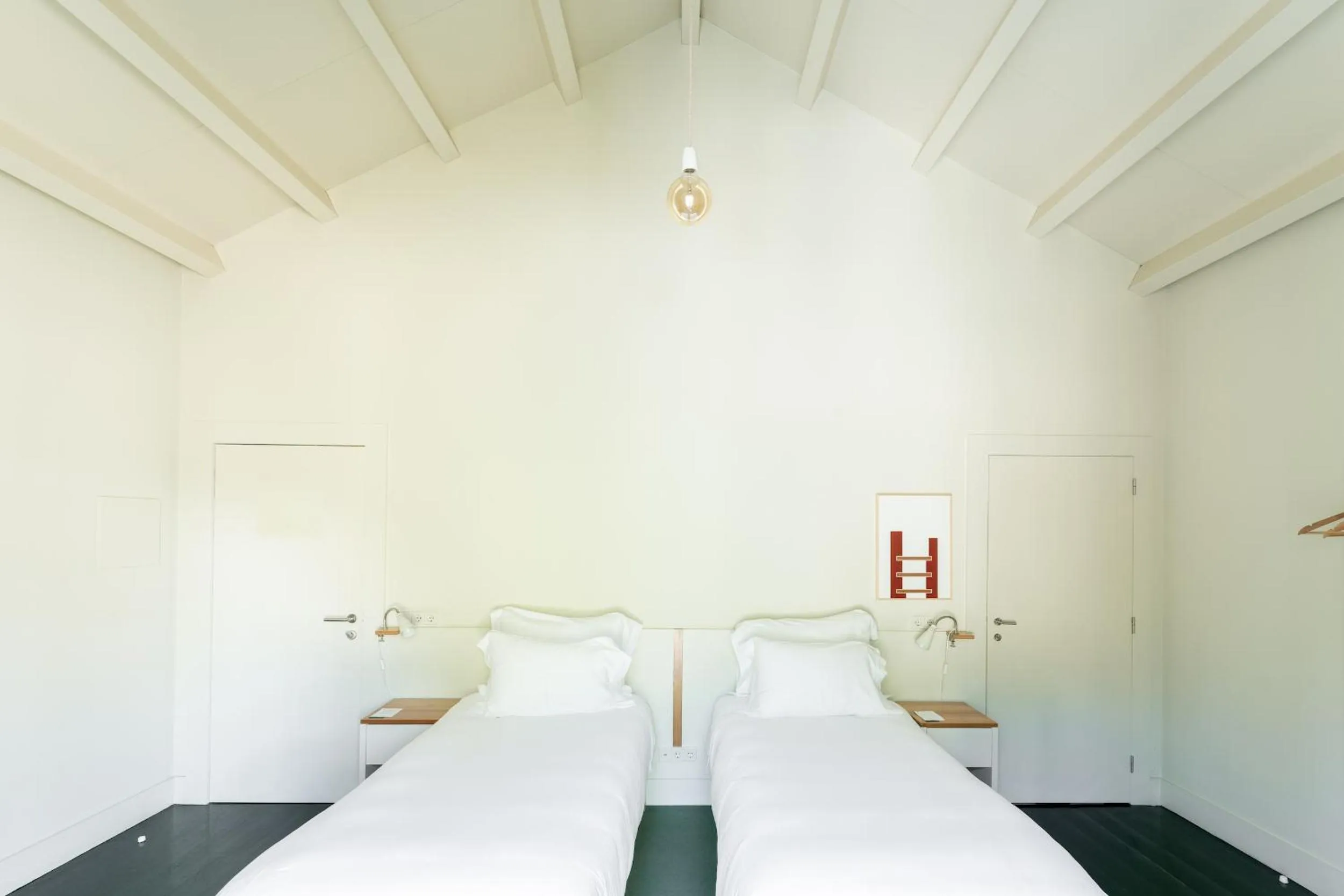 Bed in Duas Portas Townhouse