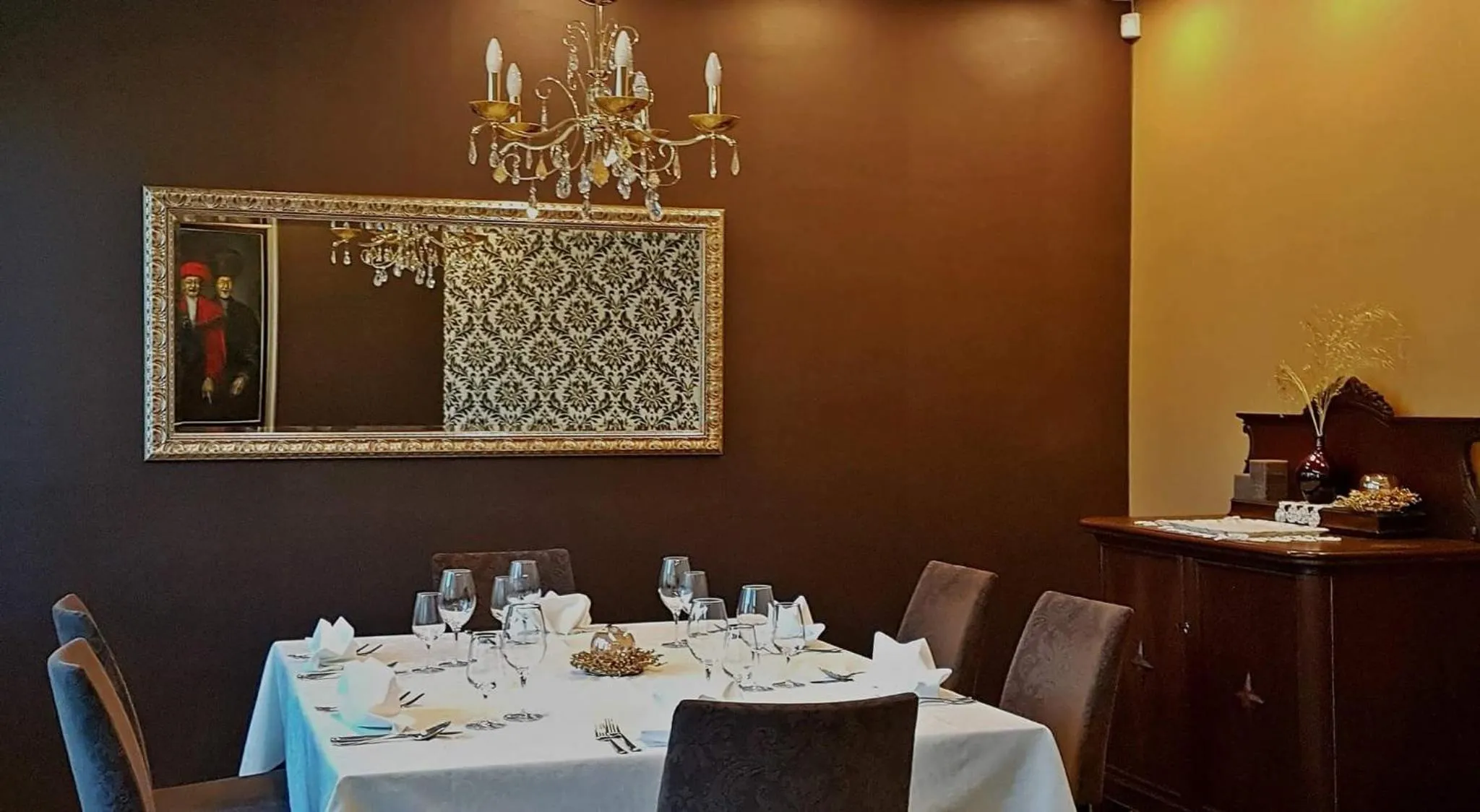 Restaurant/places to eat in Hotel Korosica