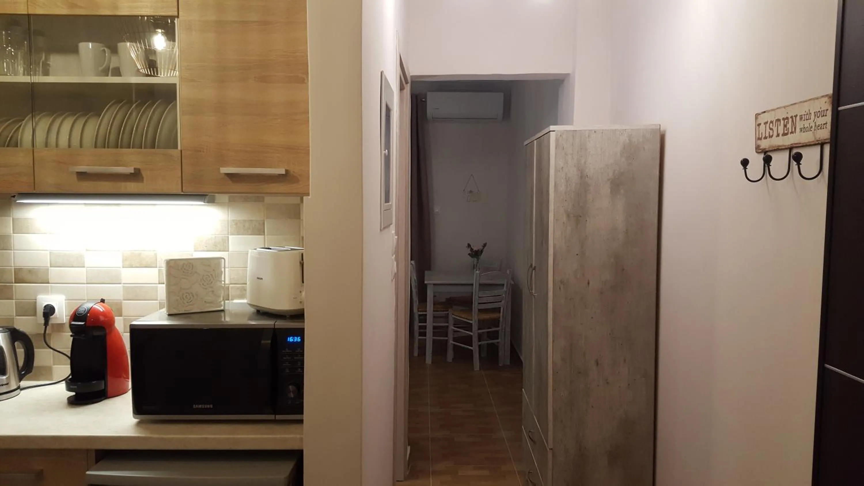 Kitchen or kitchenette in Zoe's Studio