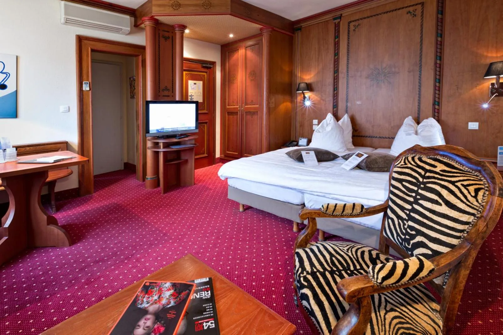 Photo of the whole room, Bed in Hotel - Restaurant Le Cerf & Spa