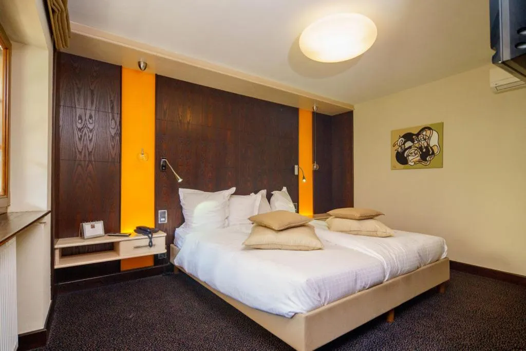 Photo of the whole room, Bed in Hotel - Restaurant Le Cerf & Spa