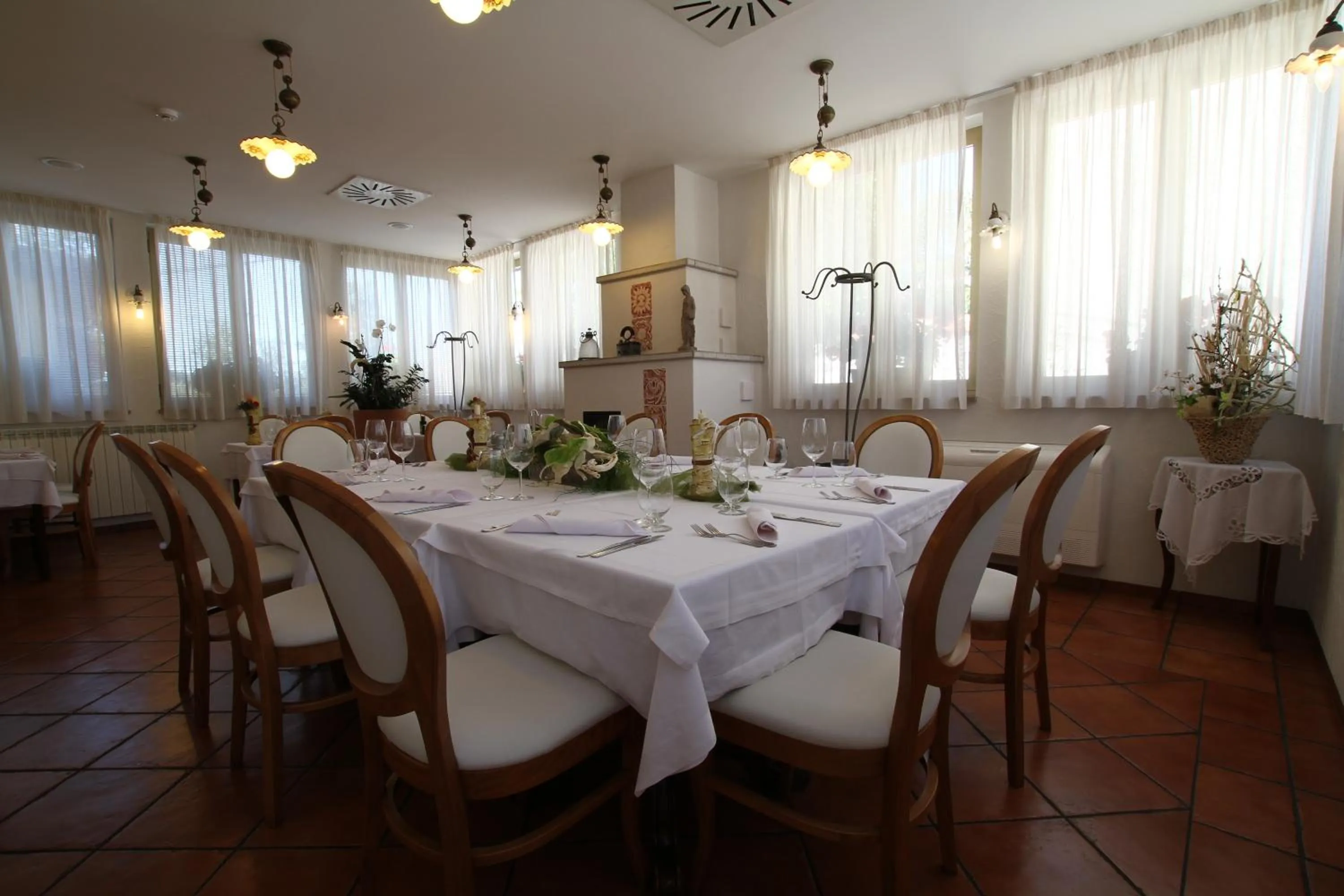 Restaurant/places to eat in Boutique Hotel Grahor