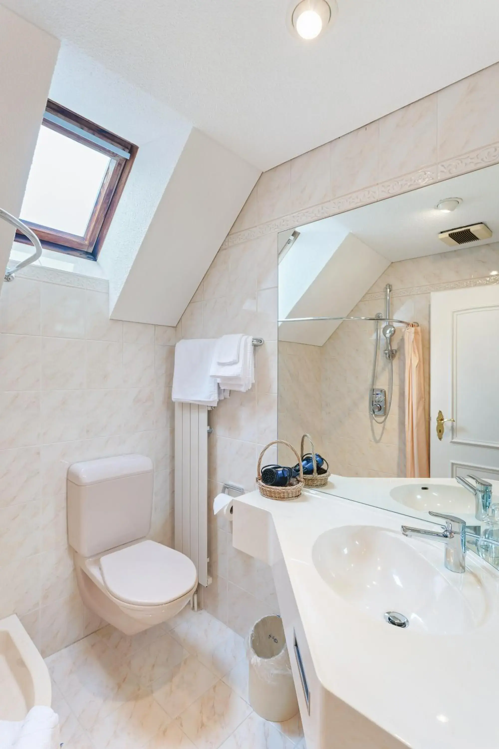 Double Room with Lake View in Hotel Mozart Double Room with Lake View in Hotel Mozart