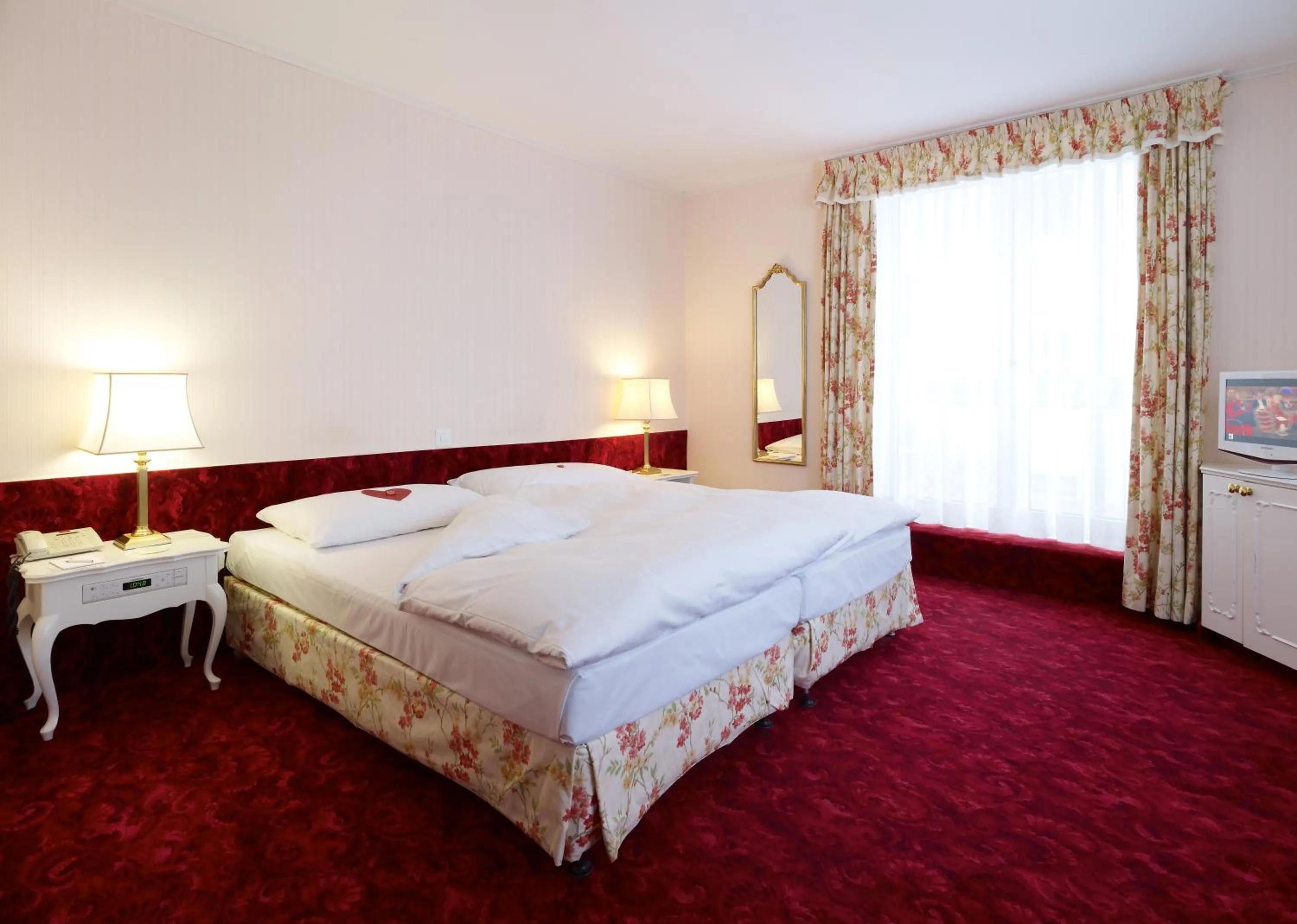 Photo of the whole room, Bed in Hotel Mozart