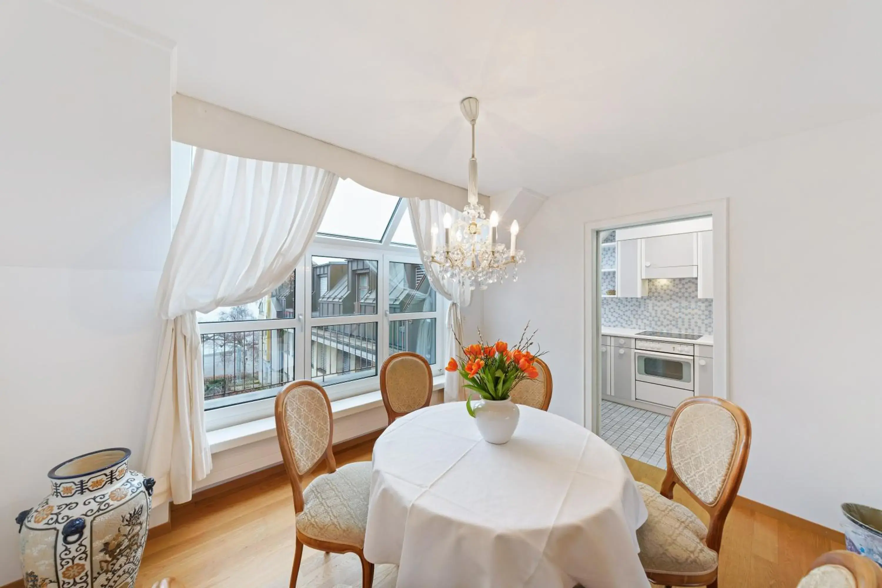 Two-Bedroom Apartment with View in Hotel Mozart Two-Bedroom Apartment with View in Hotel Mozart