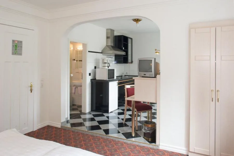 Photo of the whole room, Bed in Hotel Blankenese