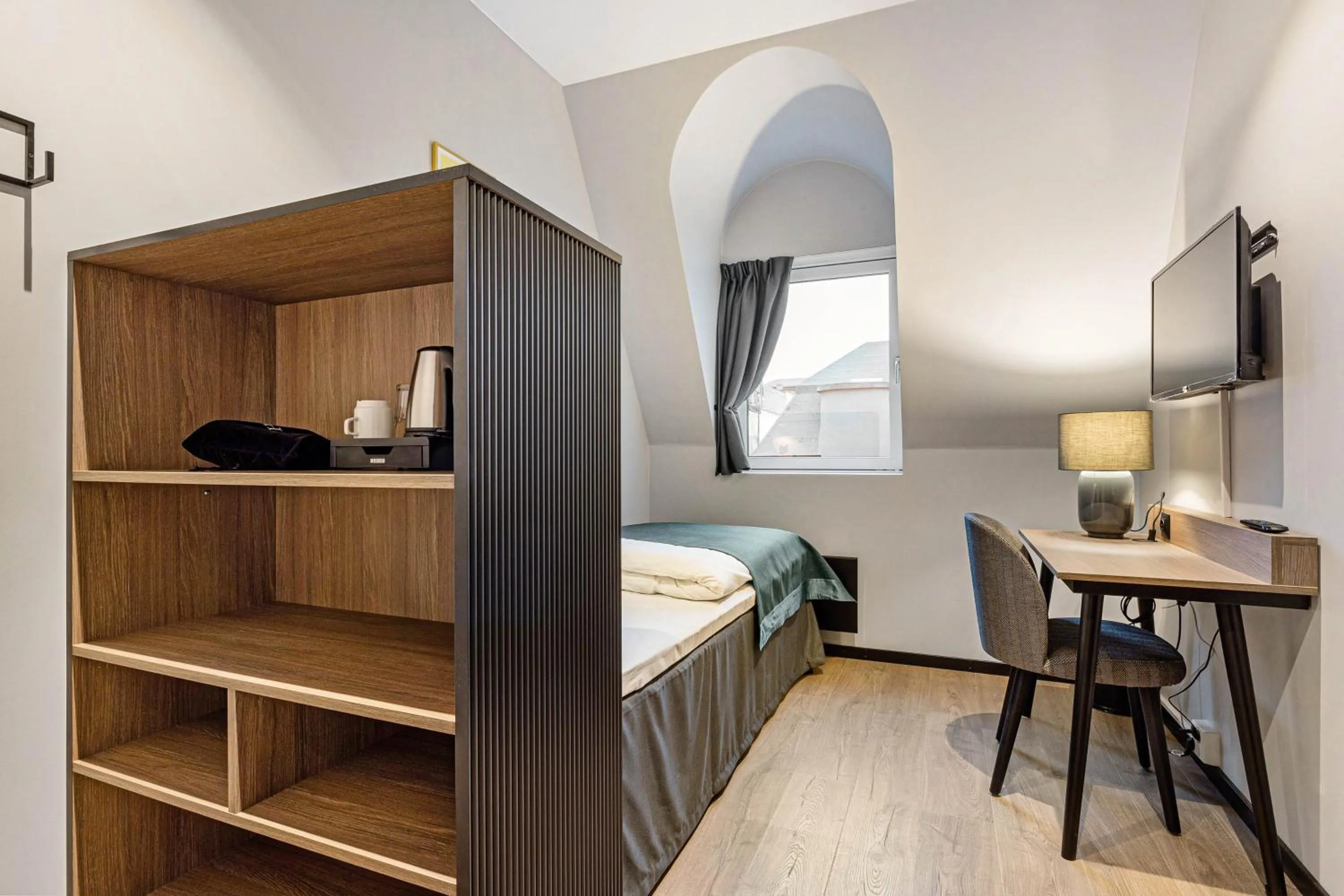 Bedroom in Best Western Plus City Hotel