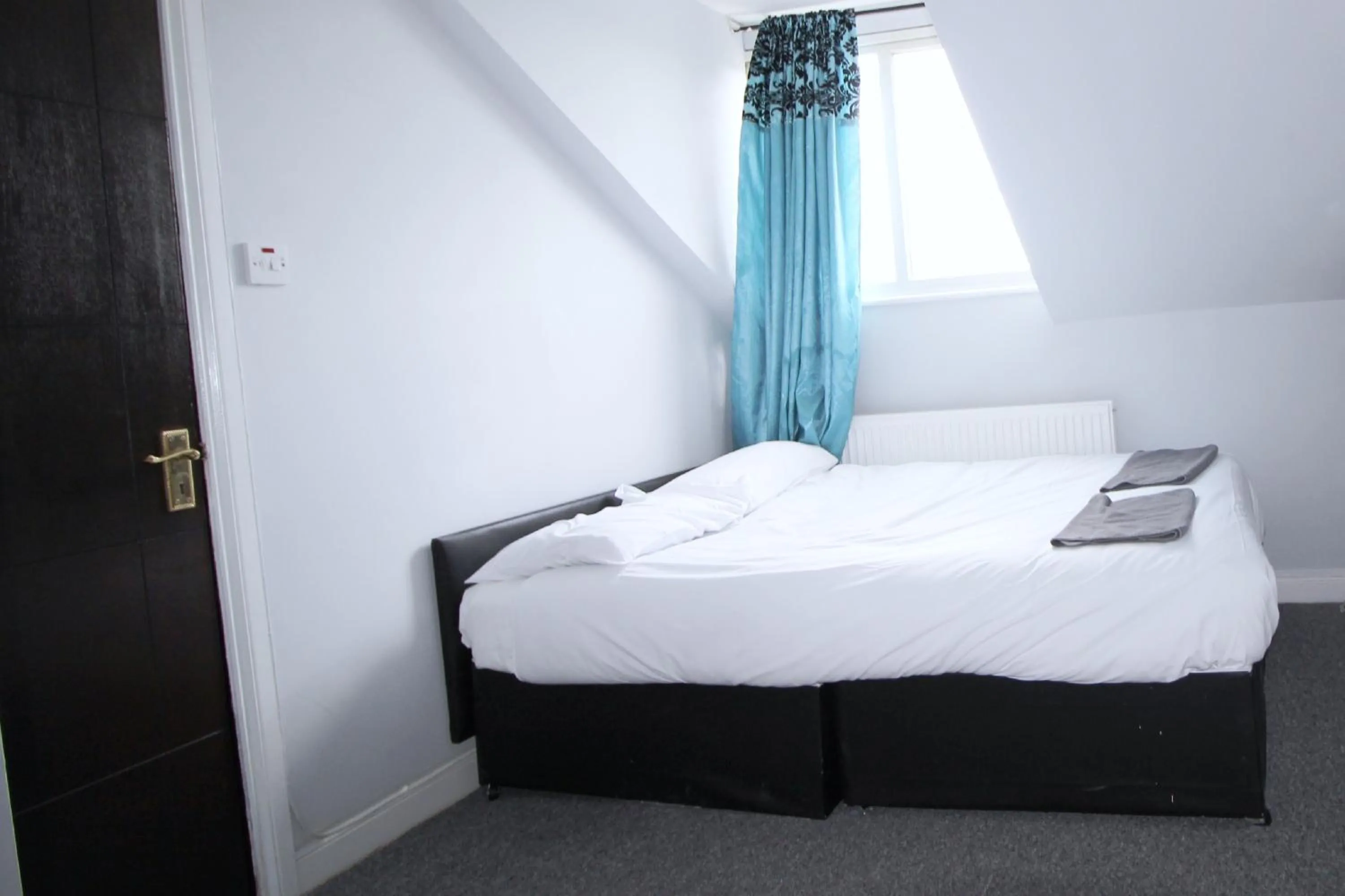 Bedroom in Clock House Hotel - London Croydon