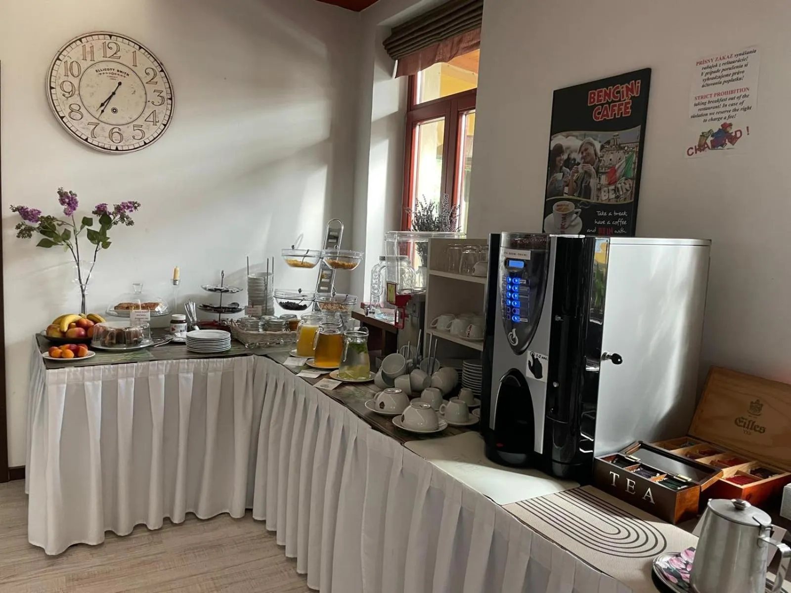 Restaurant/places to eat in Hotel Peklo