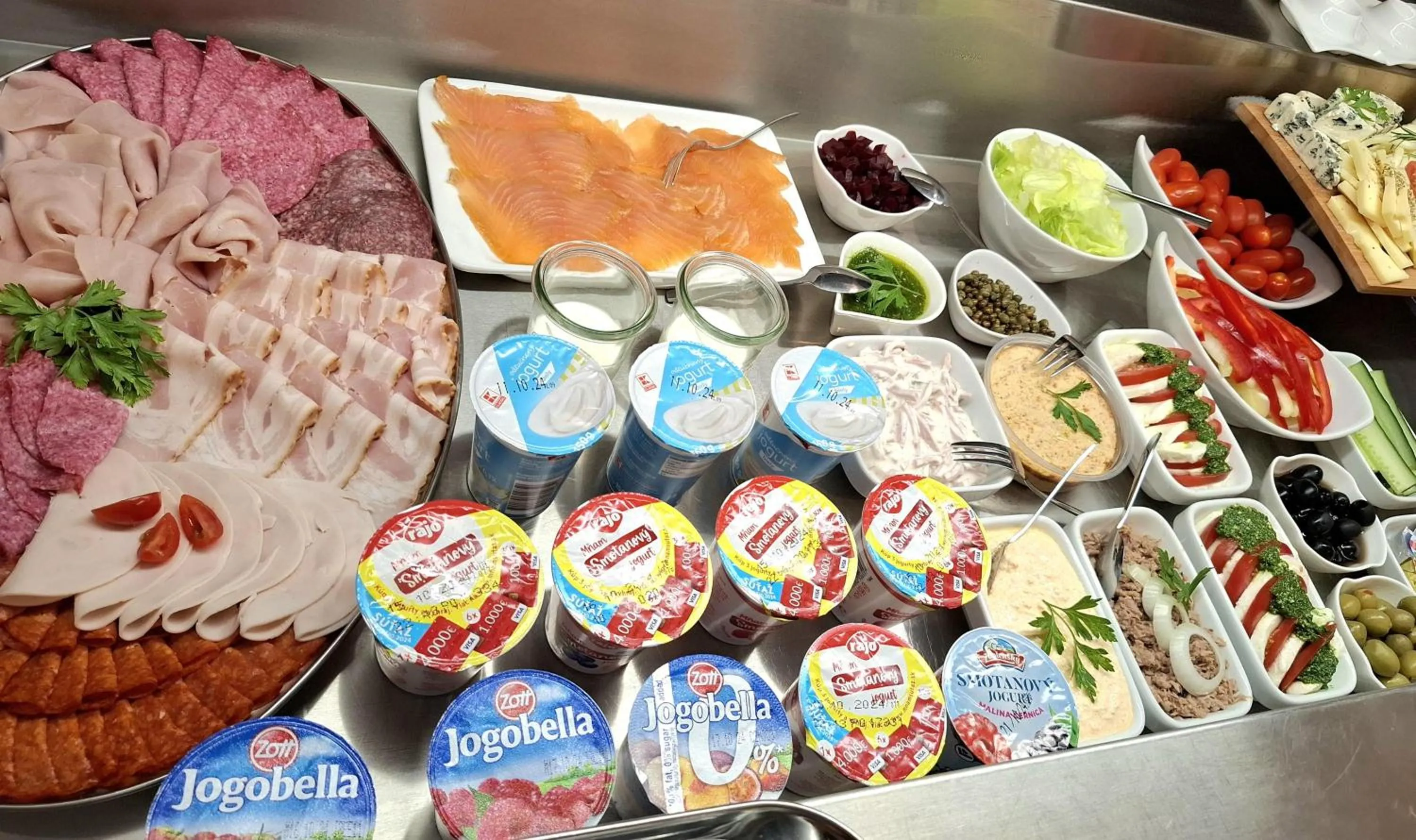 Restaurant/places to eat in Hotel Peklo