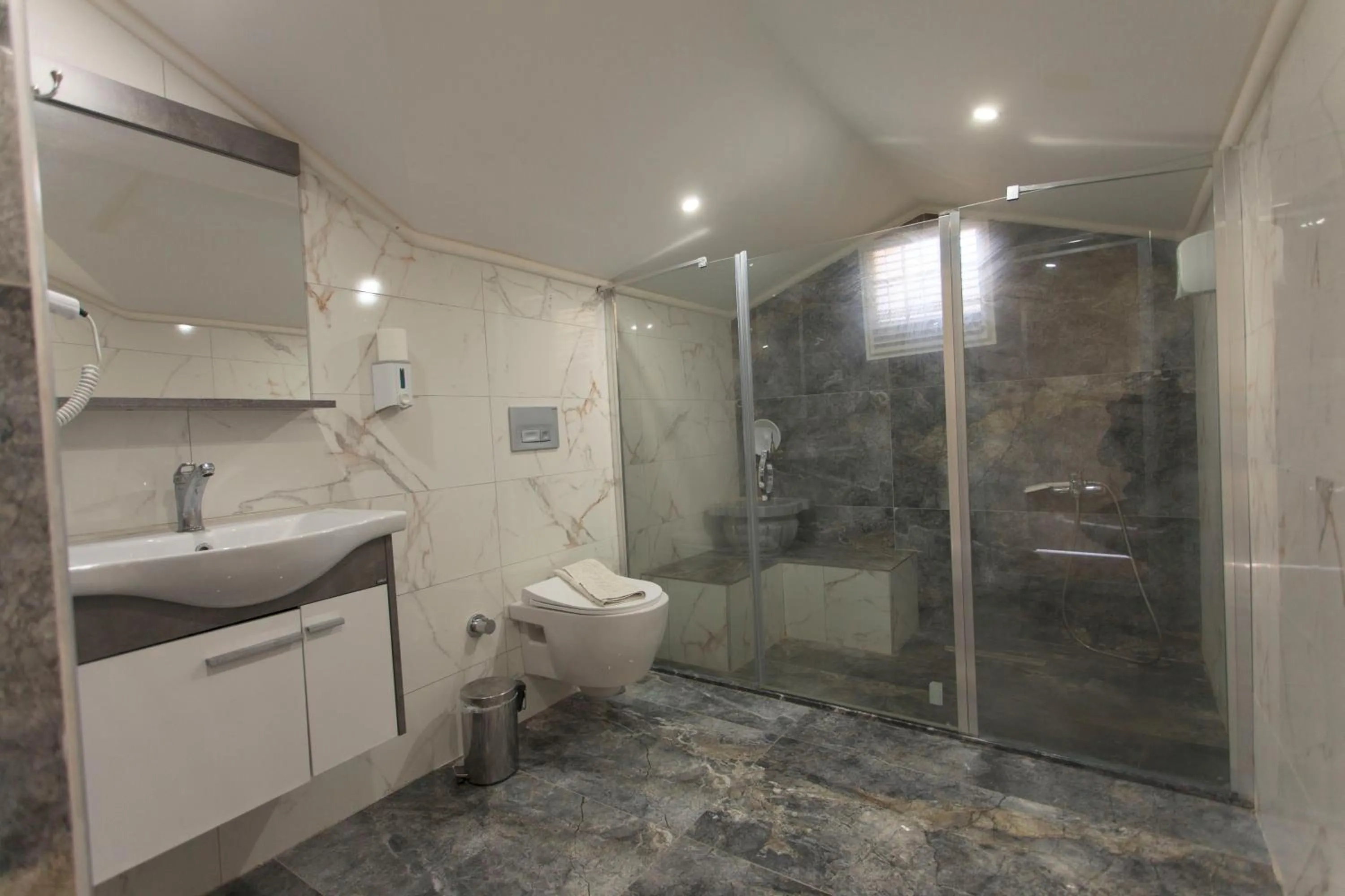 Bathroom in Green Peace Hotel