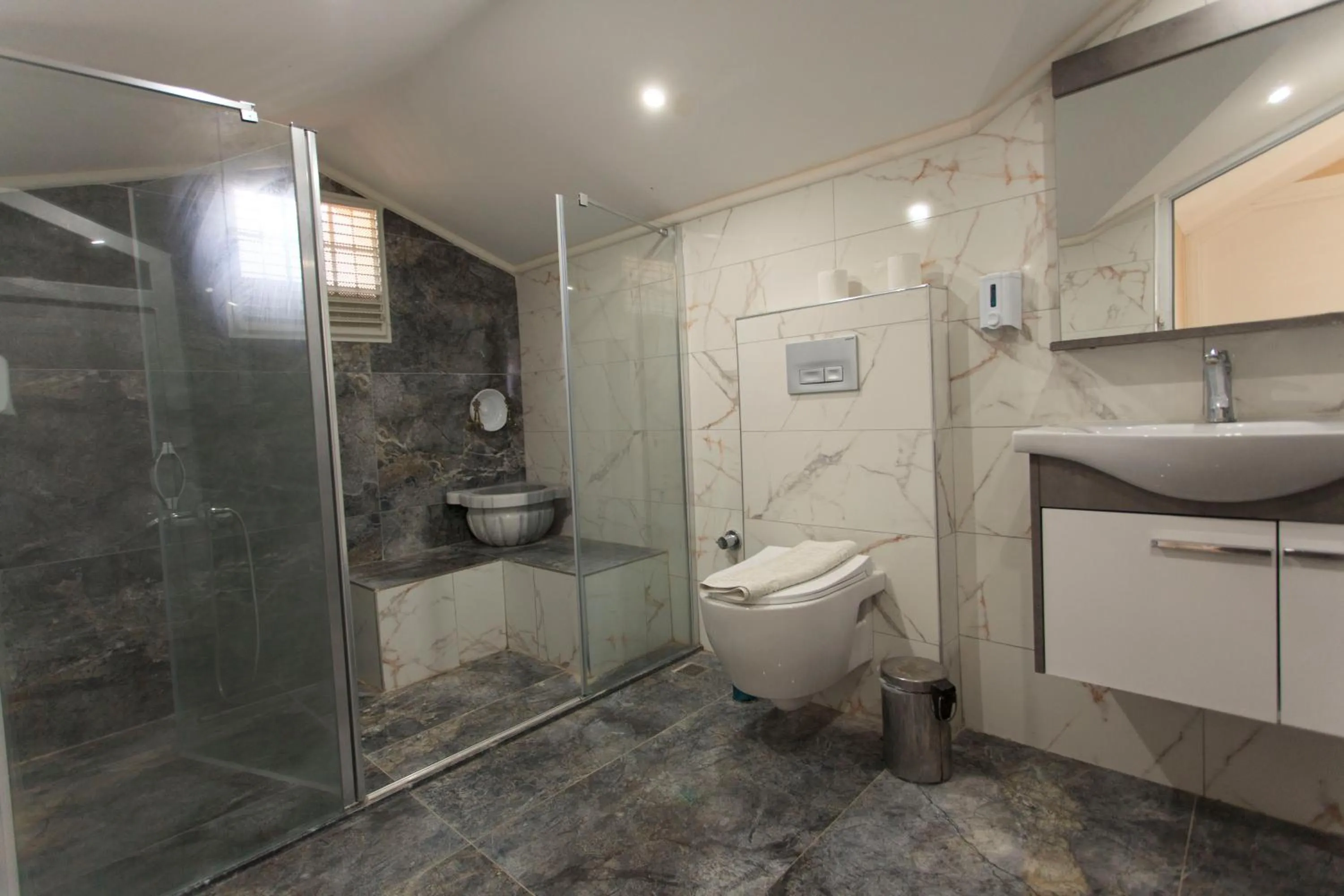 Bathroom in Green Peace Hotel