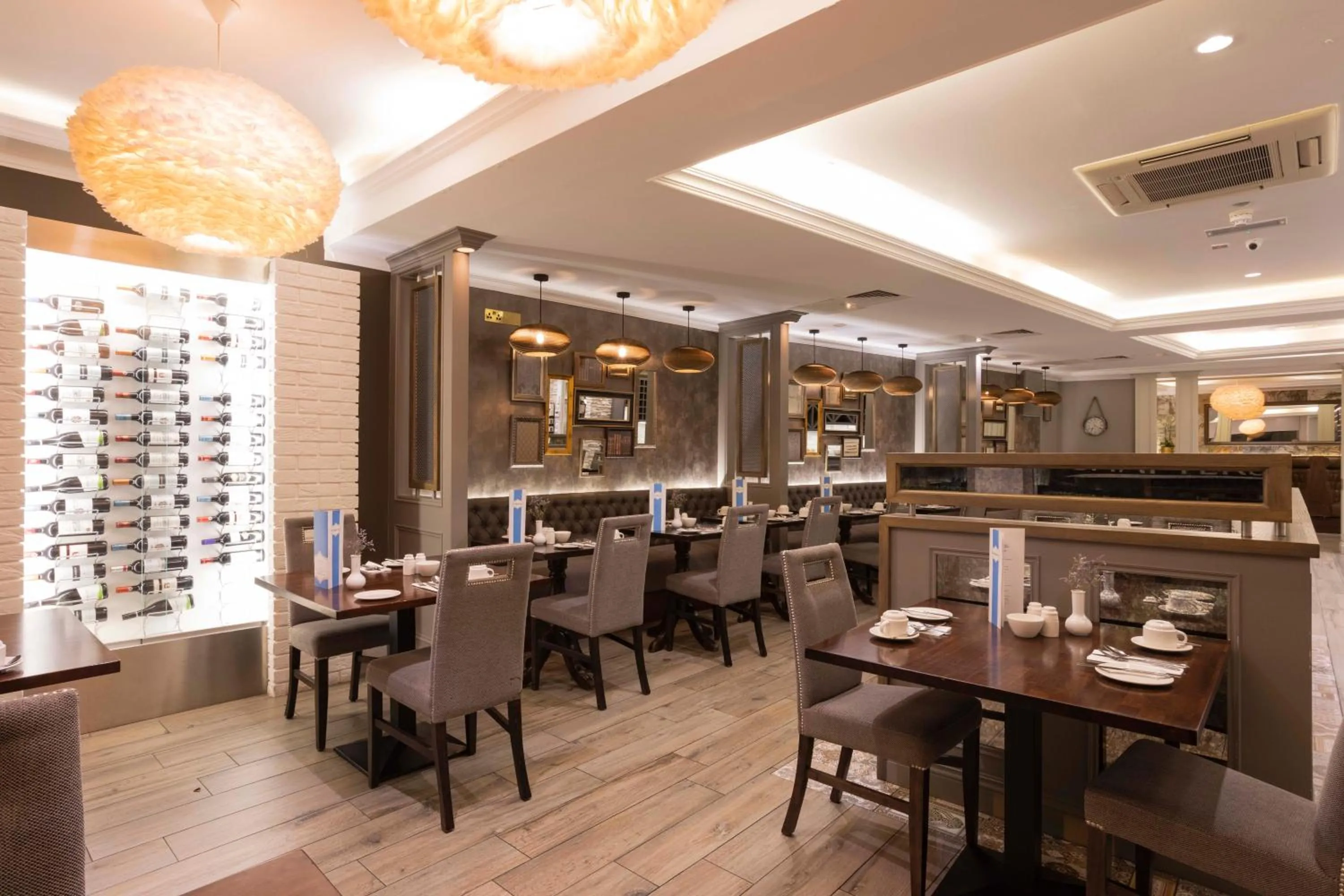 Restaurant/places to eat in Schull Harbour Hotel & Leisure Centre