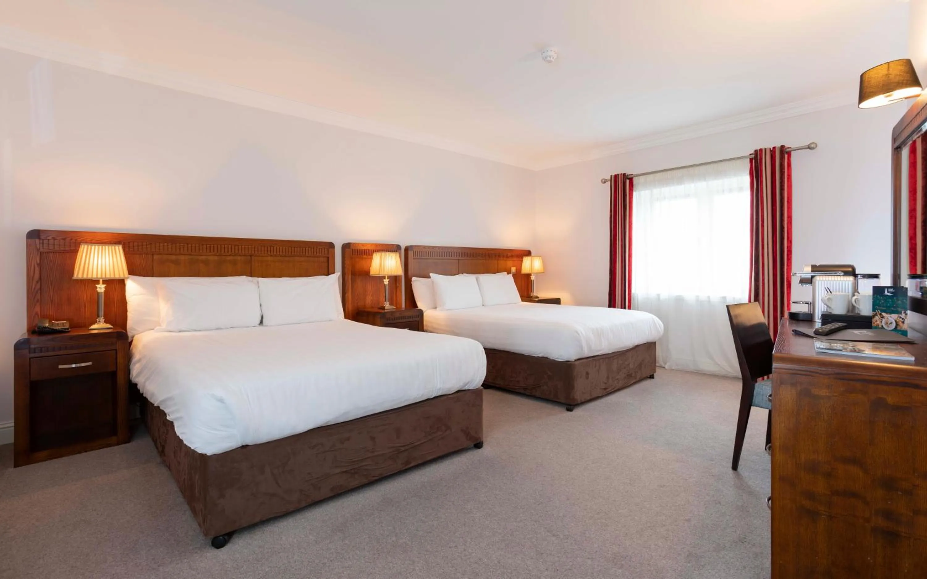 Bedroom, Bed in Schull Harbour Hotel & Leisure Centre