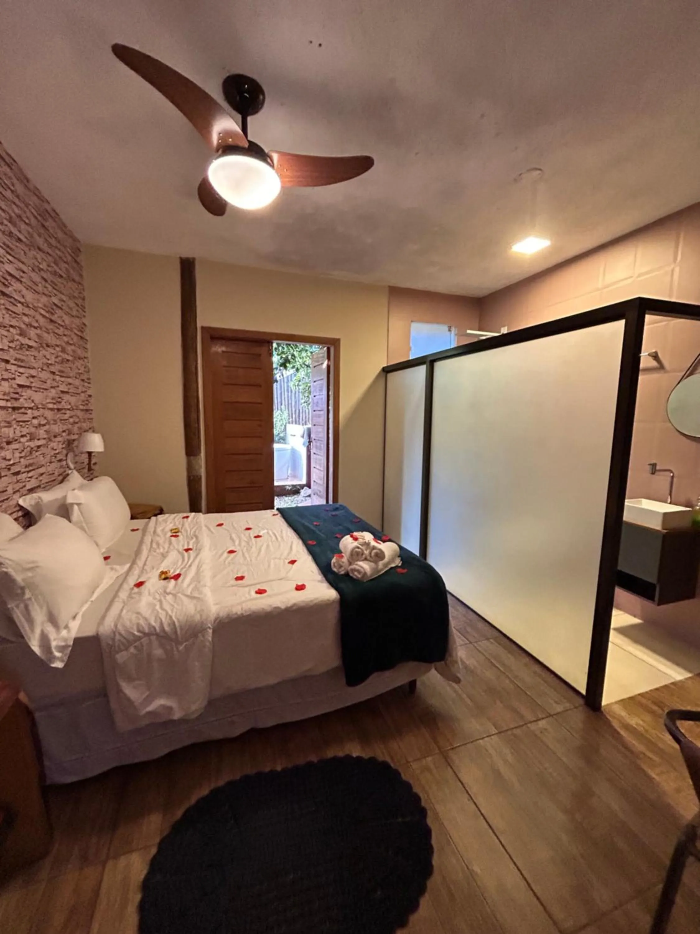 Bed in A Mi Manera Pousada , cerveja própria e Bistrô !