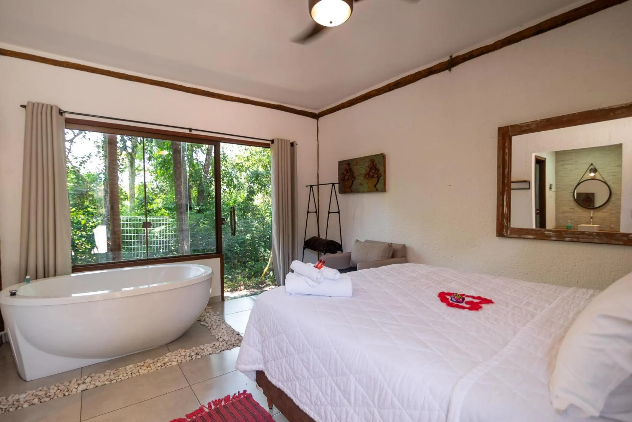 Bathroom, Bed in A Mi Manera Pousada , cerveja própria e Bistrô !