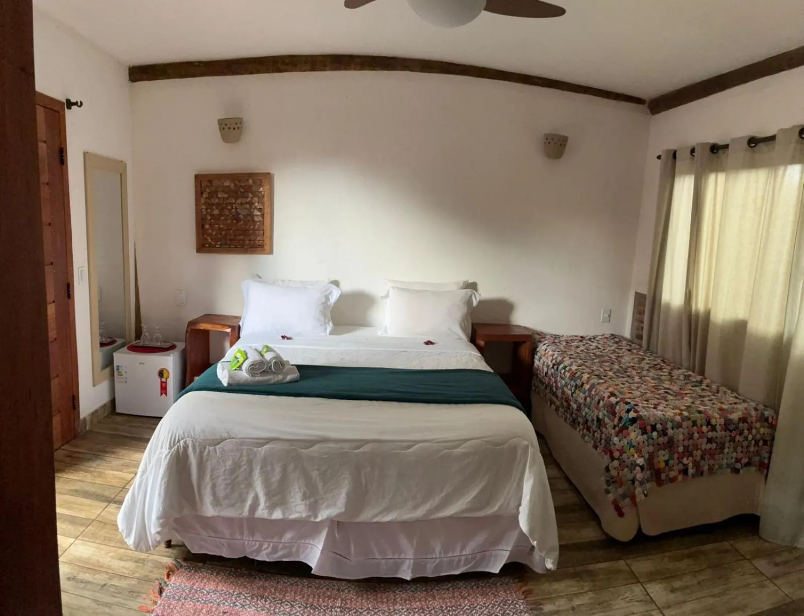 Bed in A Mi Manera Pousada , cerveja própria e Bistrô !