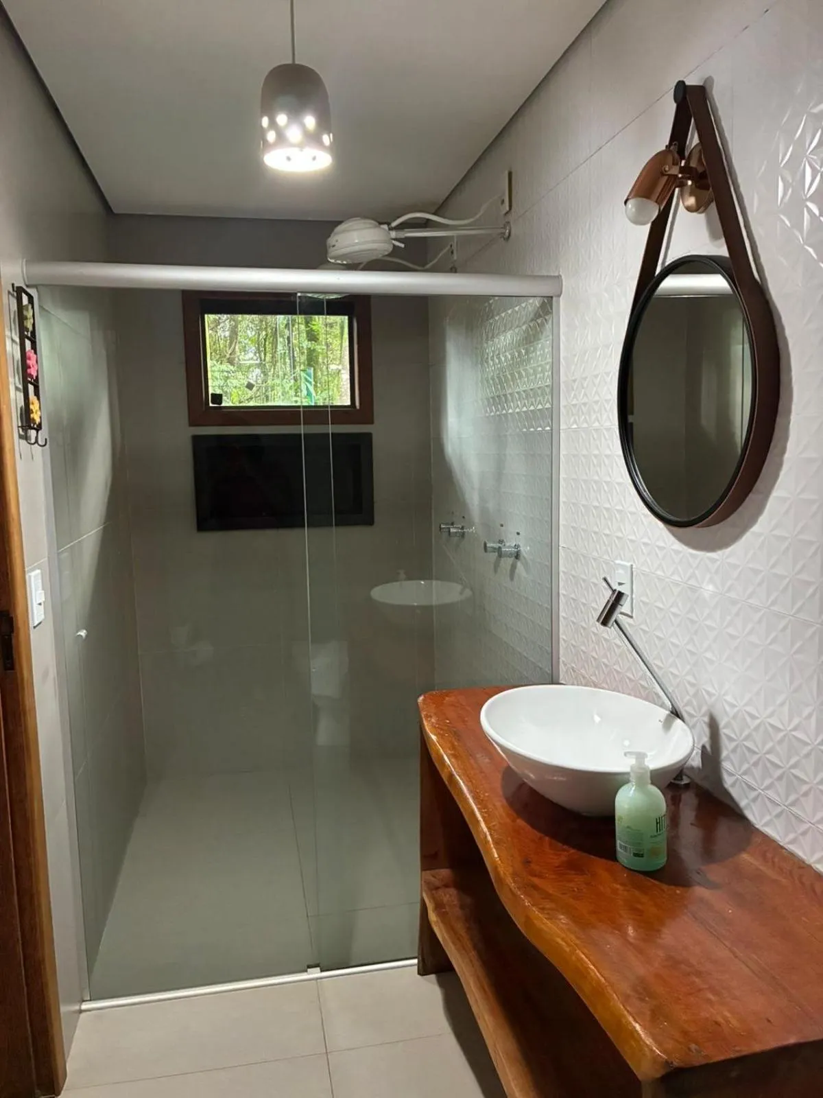 A Mi Manera Pousada , cerveja própria e Bistrô !