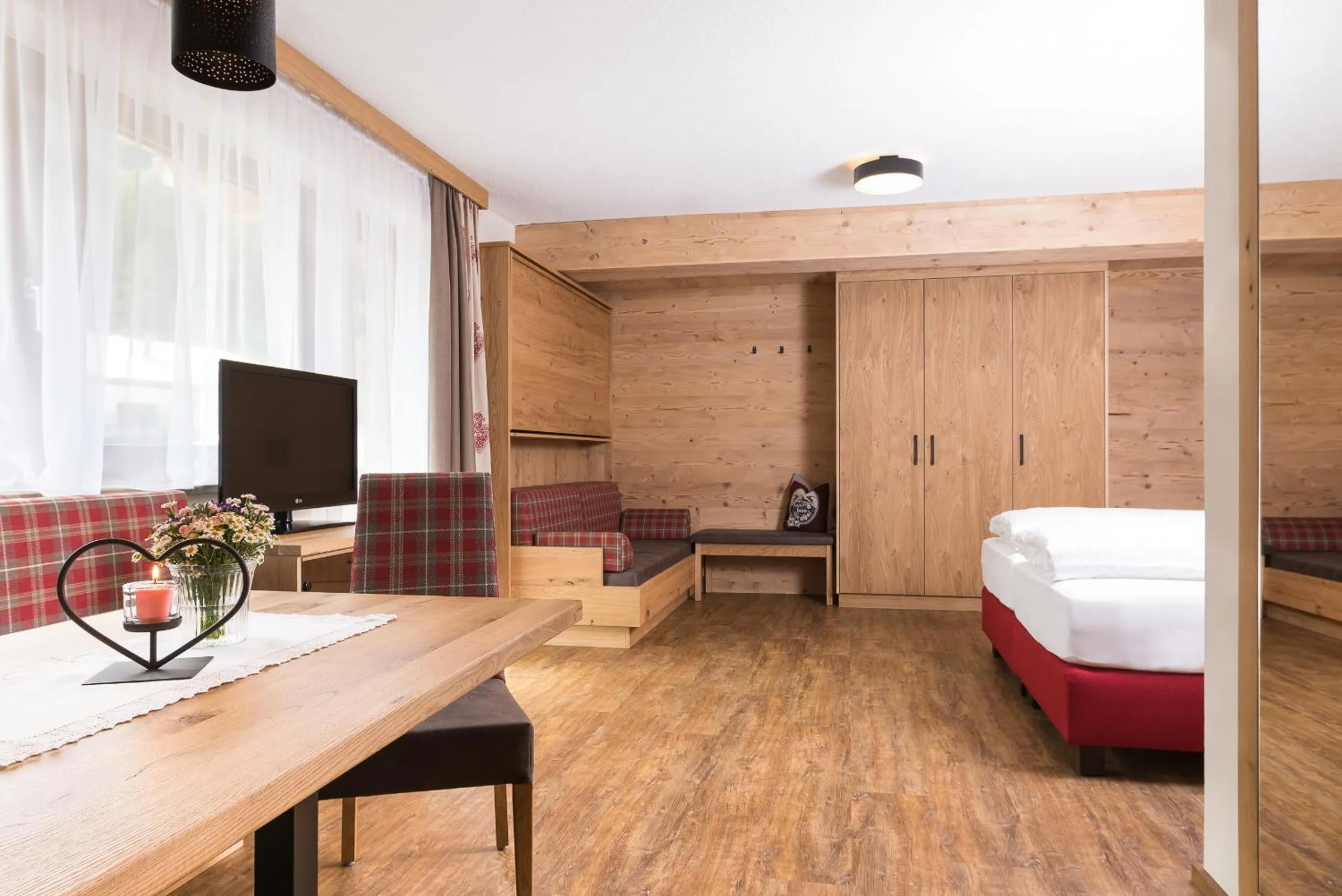 Bathroom, Bed in Hotel Augarten