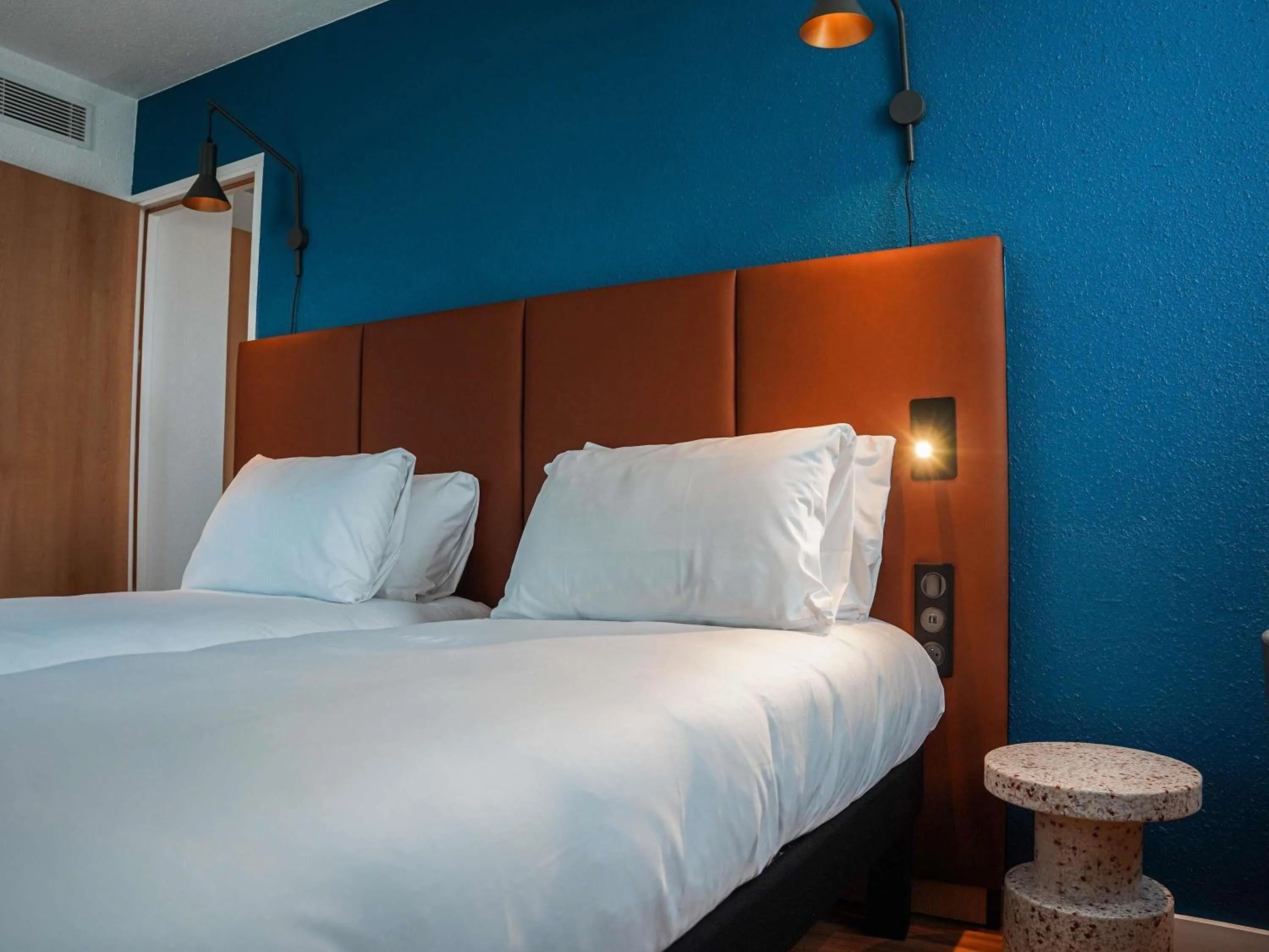 Bedroom, Bed in ibis Bayeux Port En Bessin