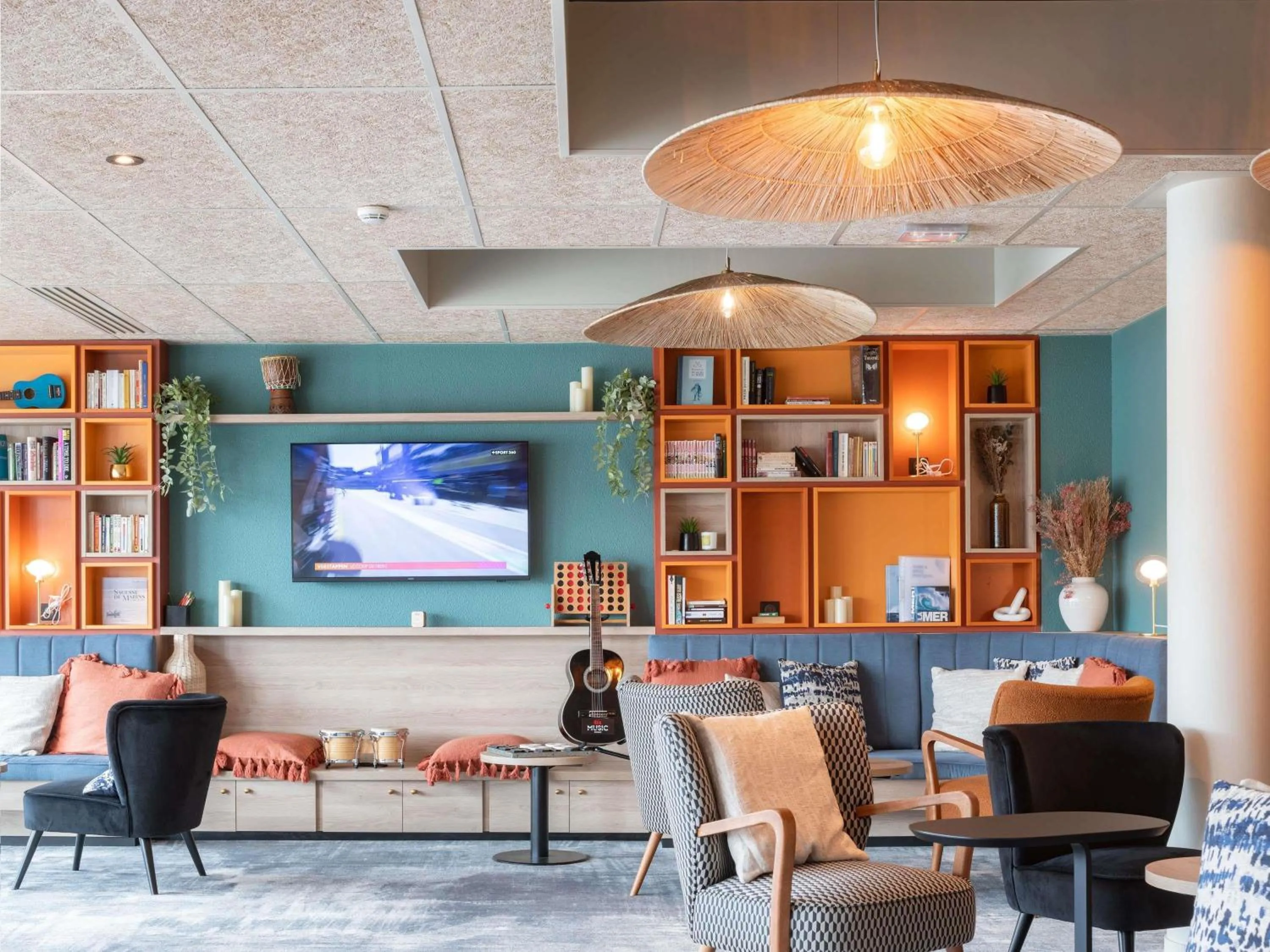 Property building in ibis Bayeux Port En Bessin